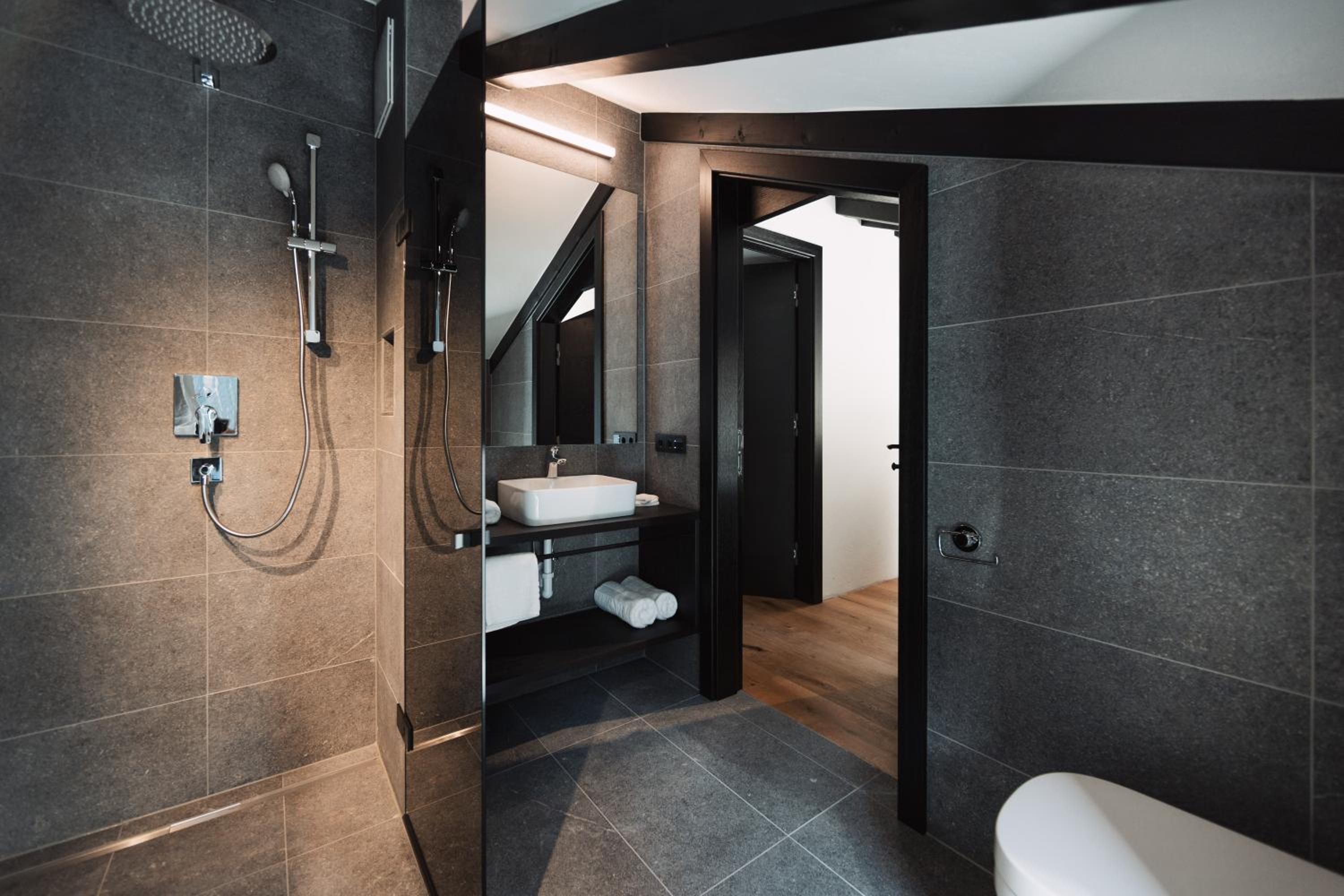 Deluxe Suite photo 2