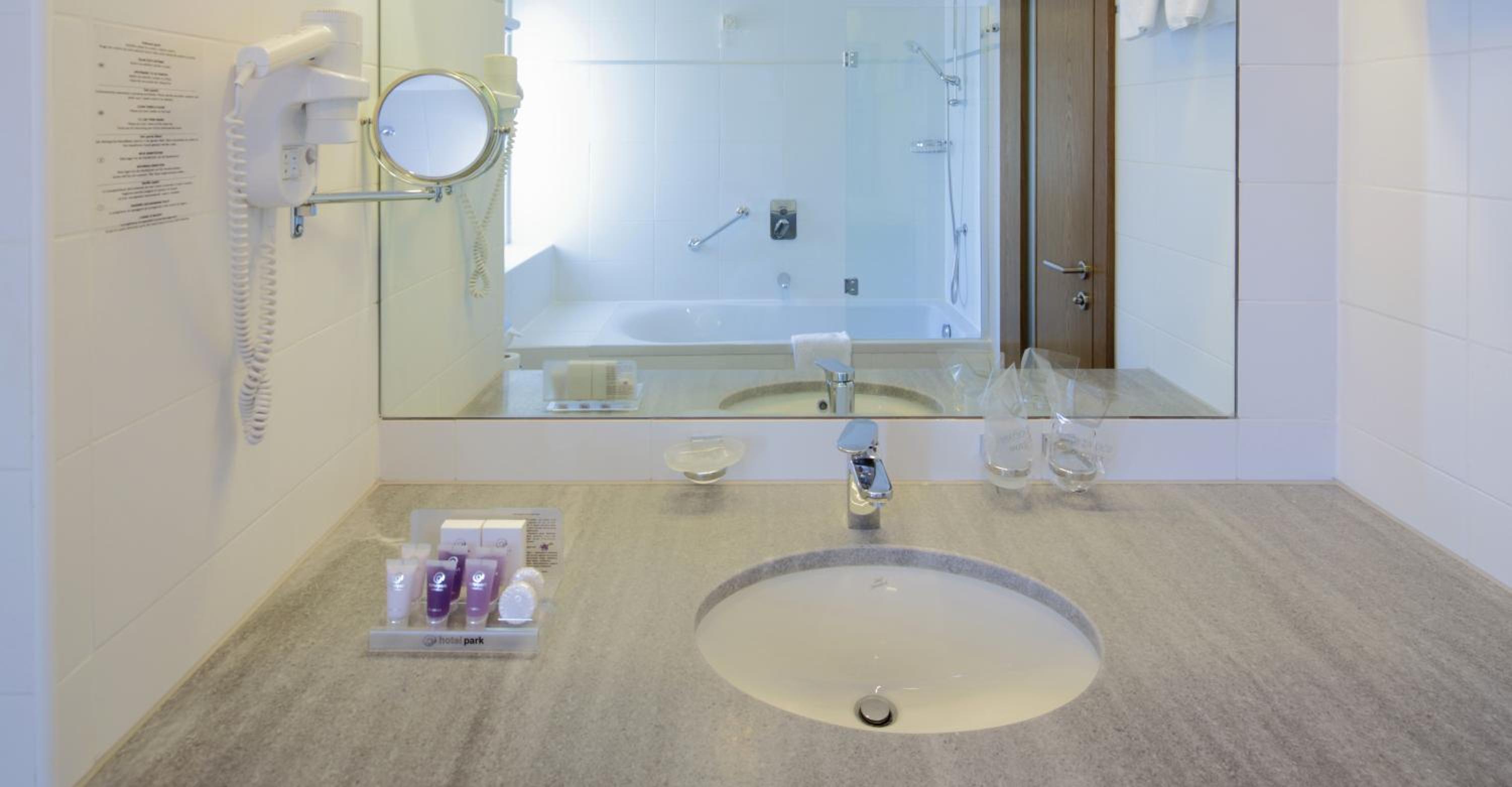 Special Offer - Double Room With Half Board, A Massage And A Bottle Of Wine photo 3