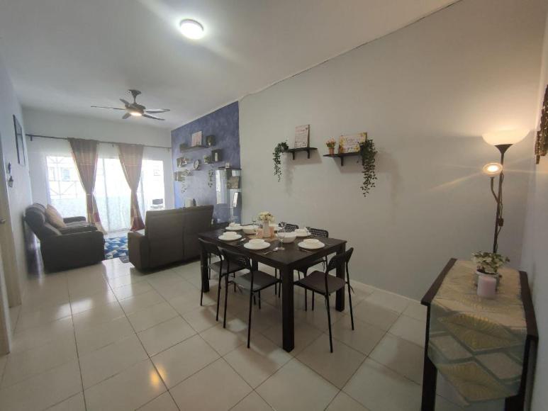 Three-Bedroom Apartment photo 1