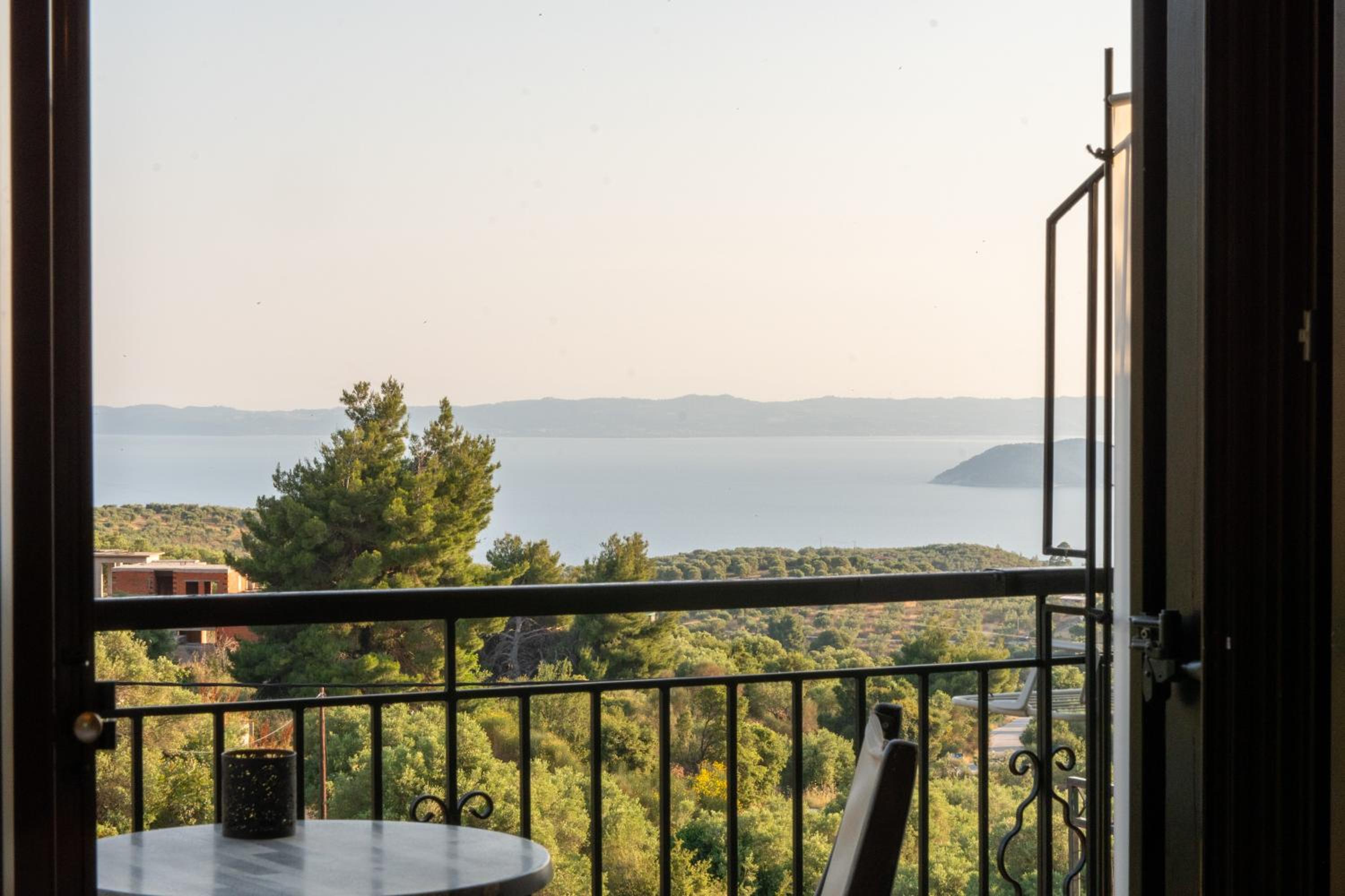 Deluxe Double Room with Sea View photo 2