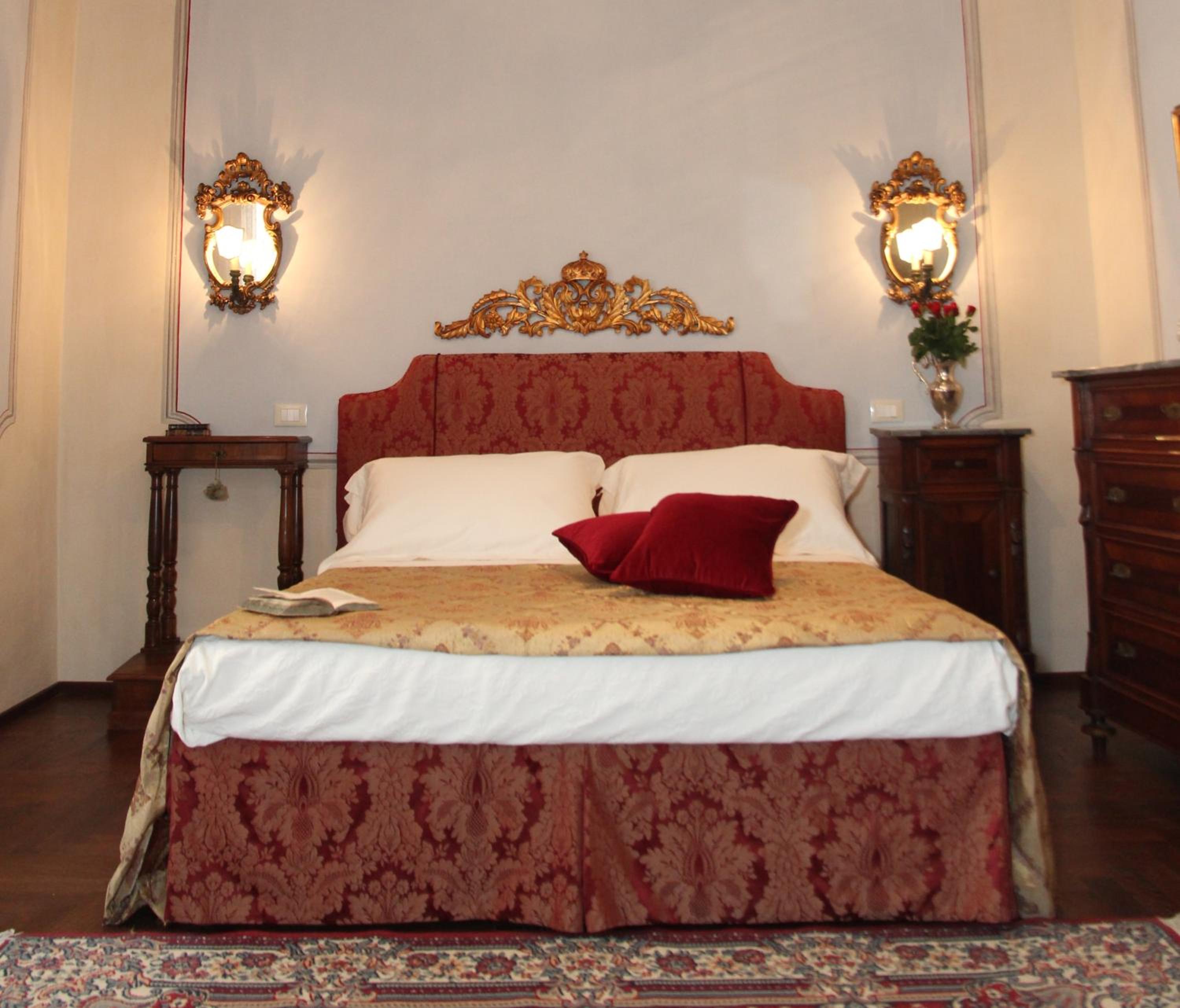 Deluxe Junior Suite - Photo 3