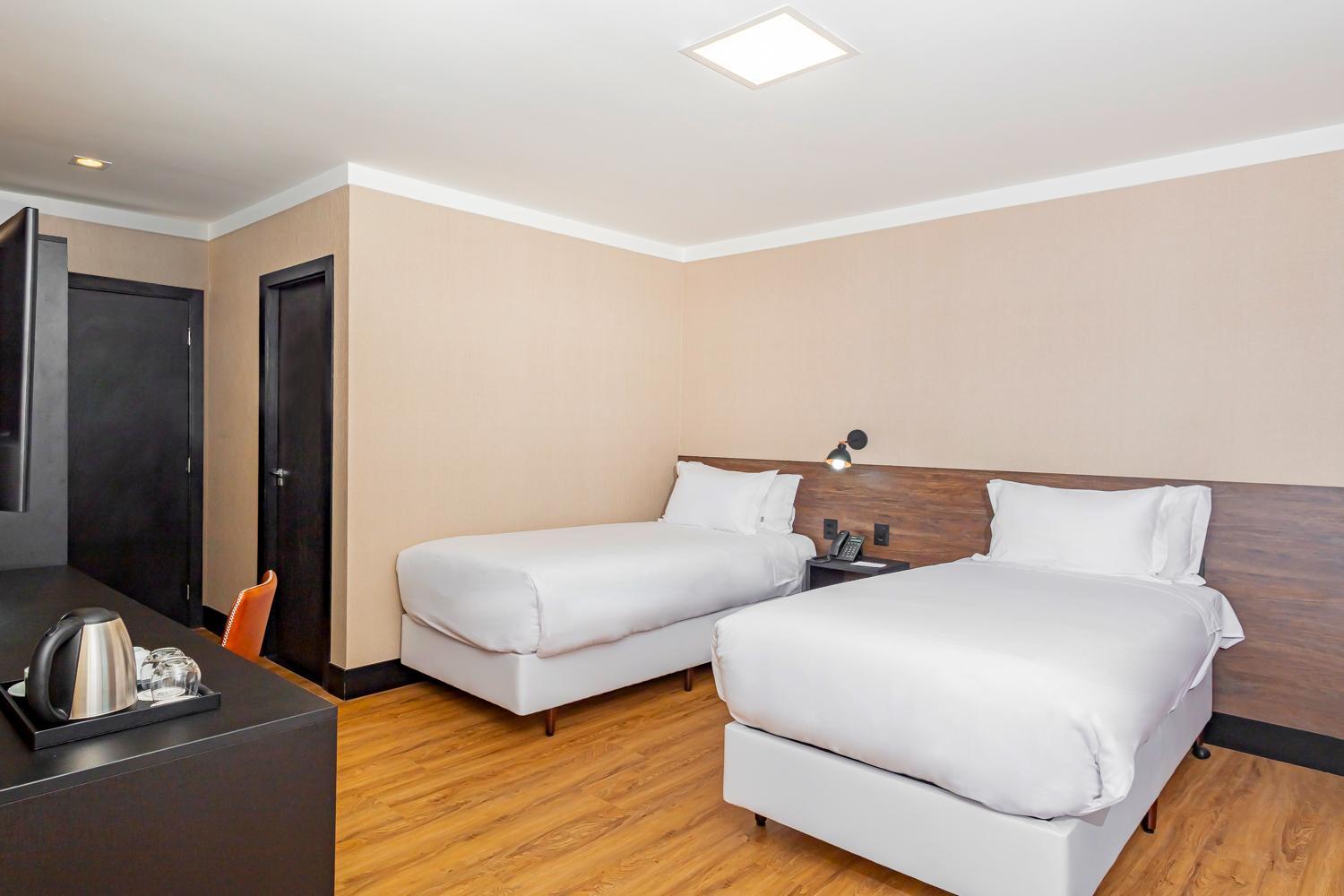 Executive Twin Room with City View photo 2