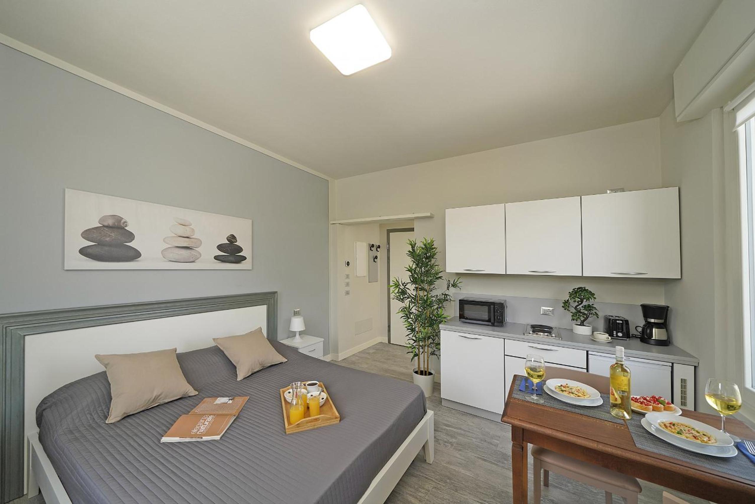 Studio Apartment photo 1