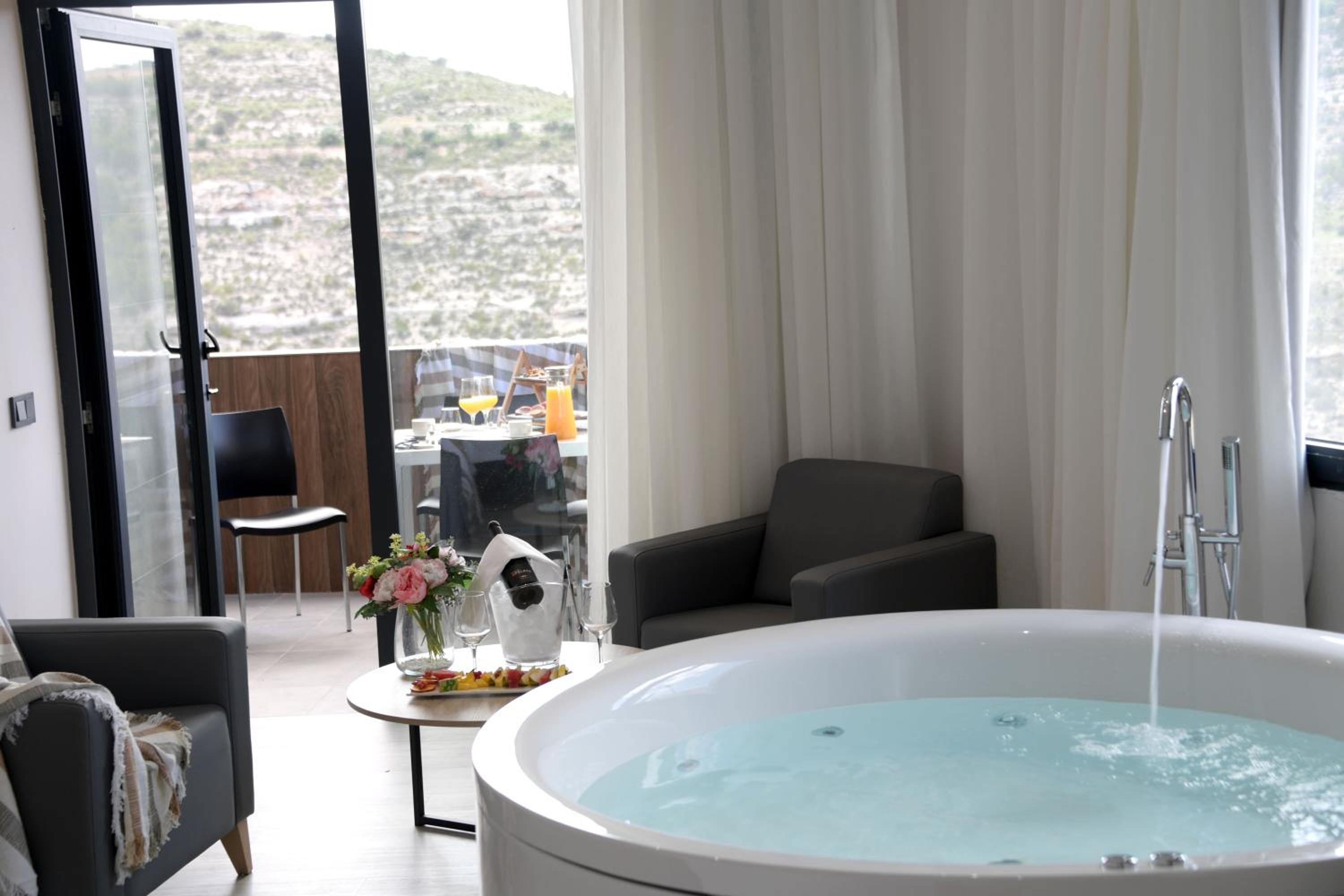 Suite Deluxe con Bañera de Hidromasaje