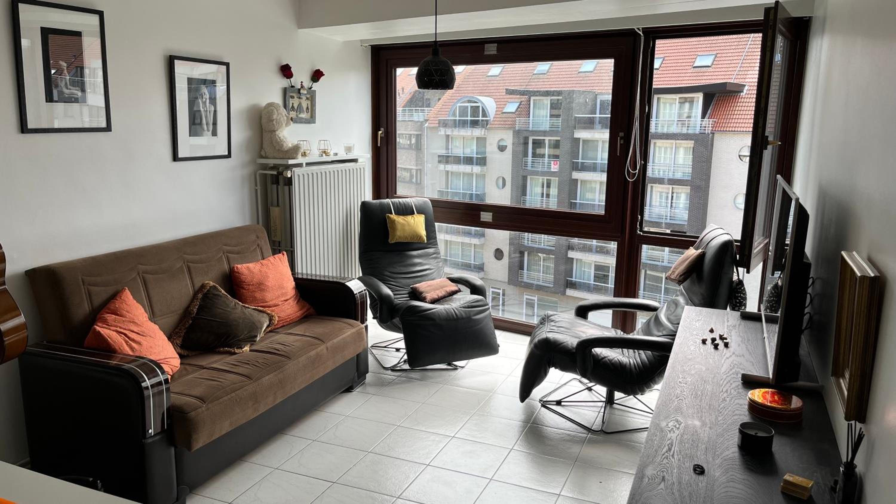 One-Bedroom Apartment photo 1
