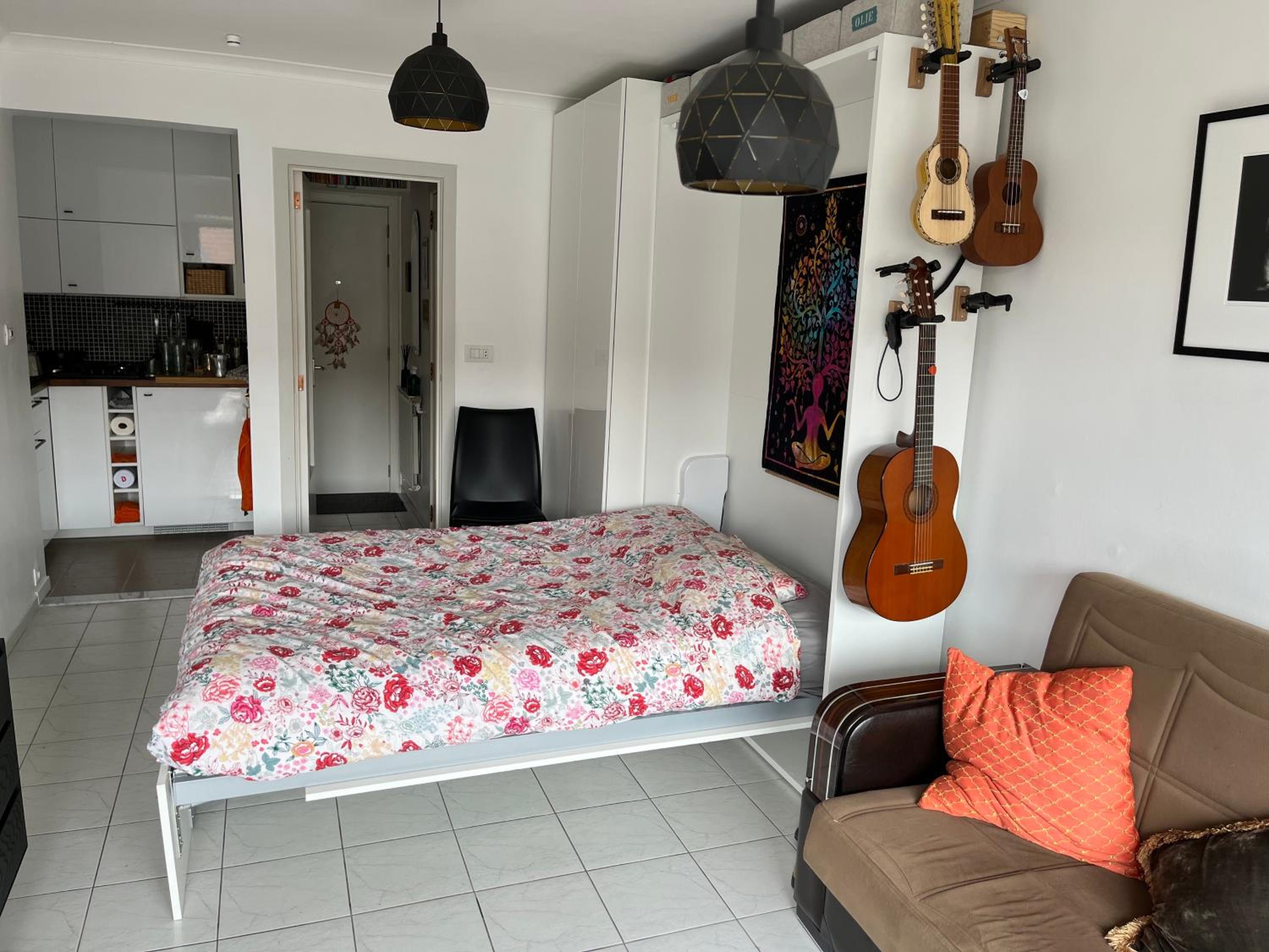 One-Bedroom Apartment photo 2