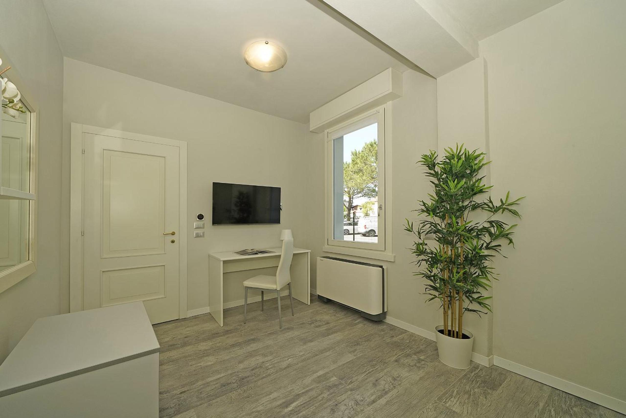 Apartment - Ground Floor photo 2