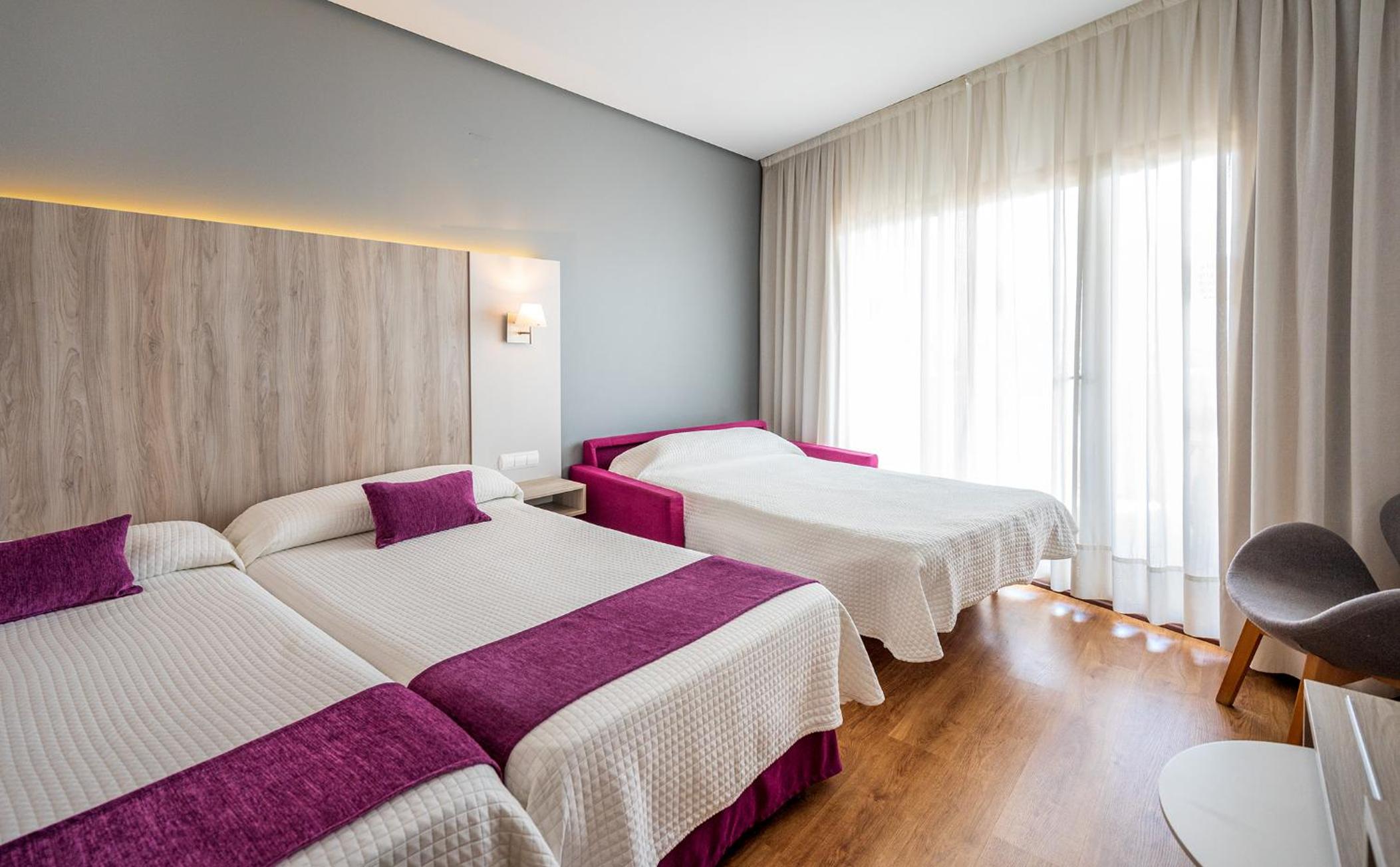 Deluxe Triple Room photo 3