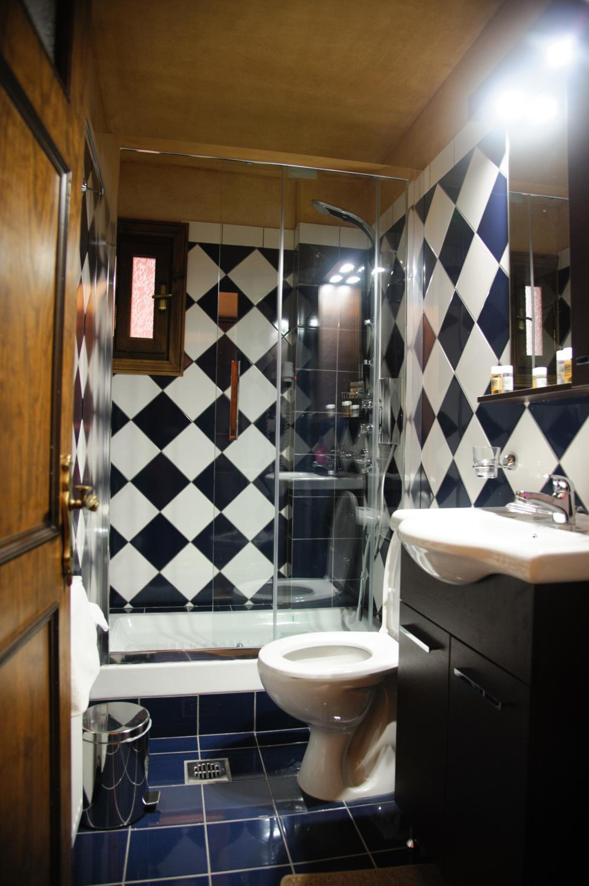 Standard Double Room - Photo 8