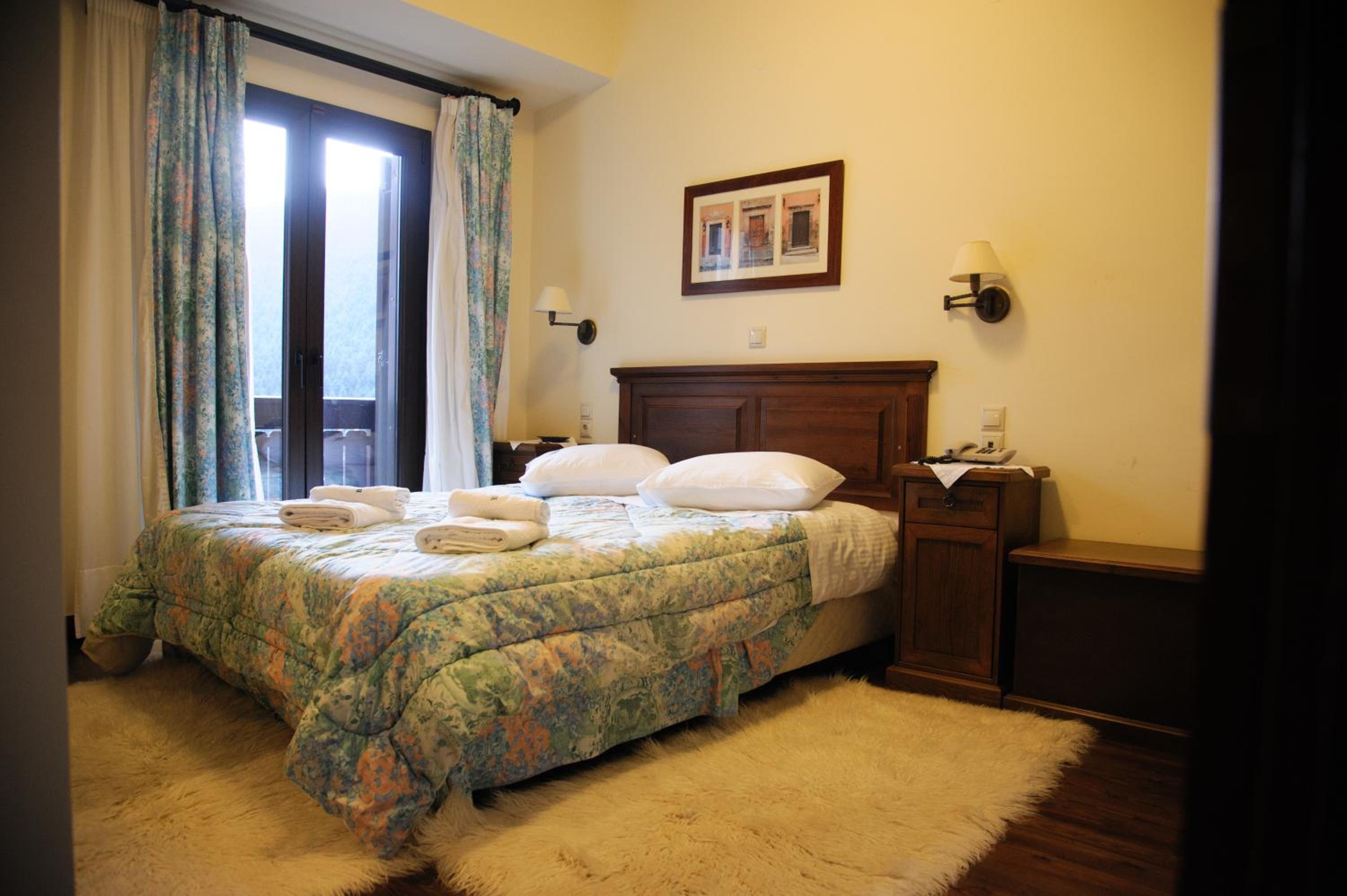 Standard Double Room - Photo 9