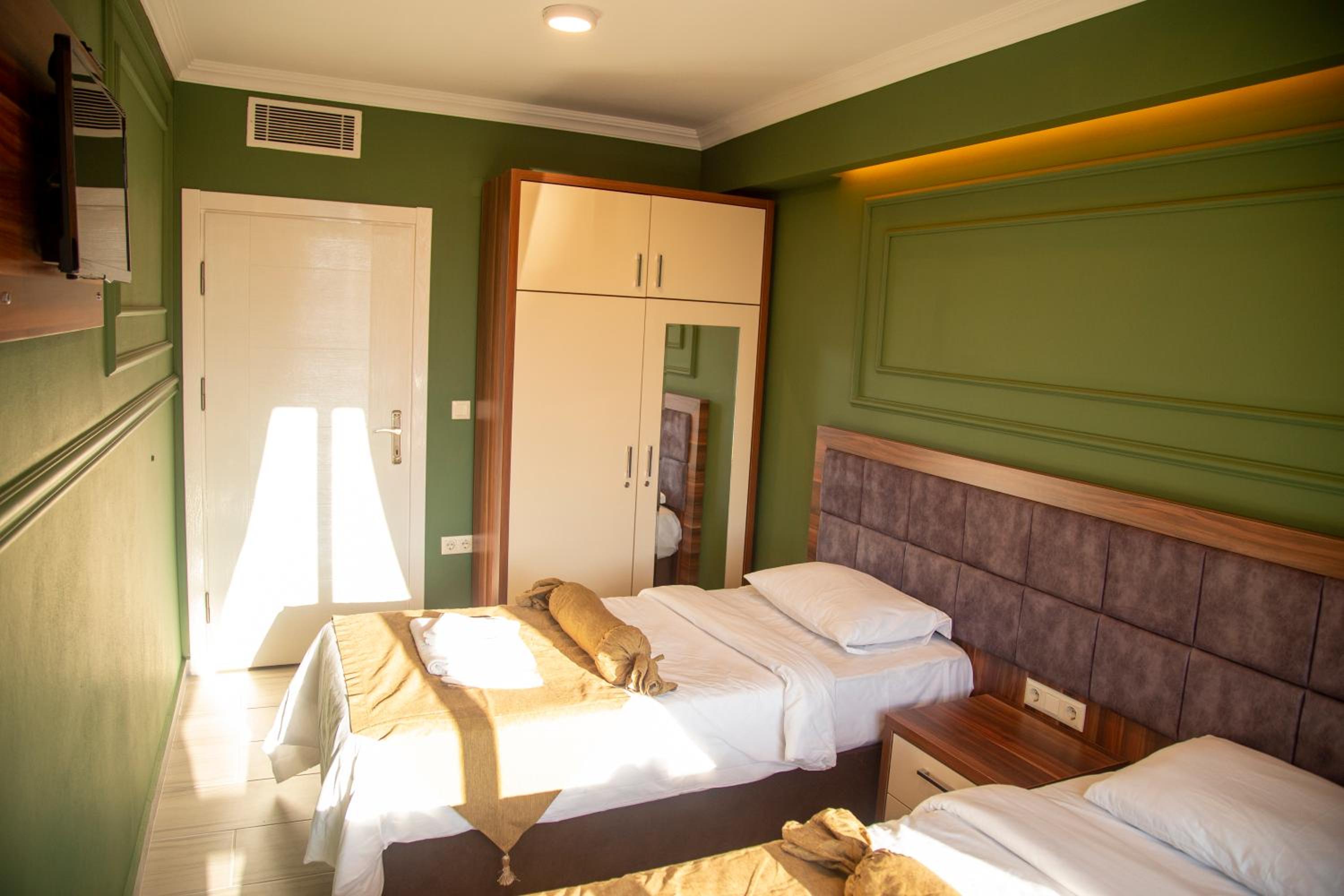 Deluxe Family Room