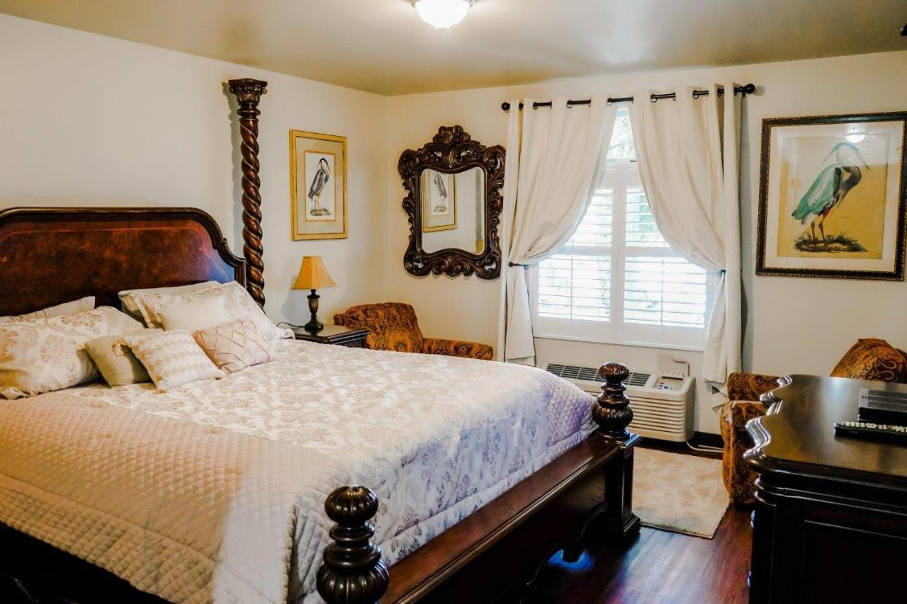 Deluxe King Room photo 1