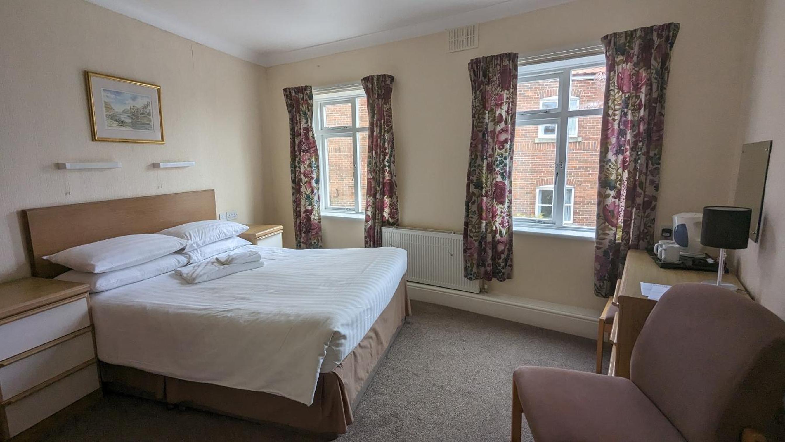 Budget Double Room photo 3