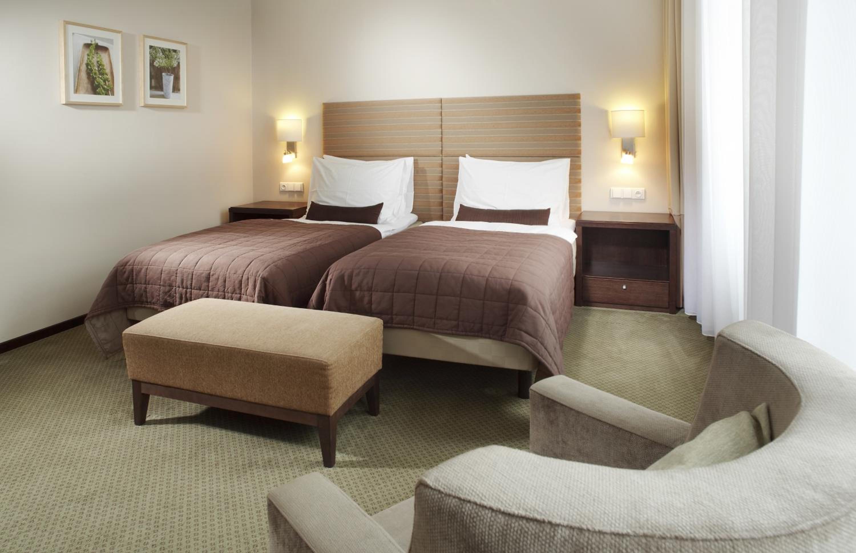 Comfort Double Room thumbnail 5