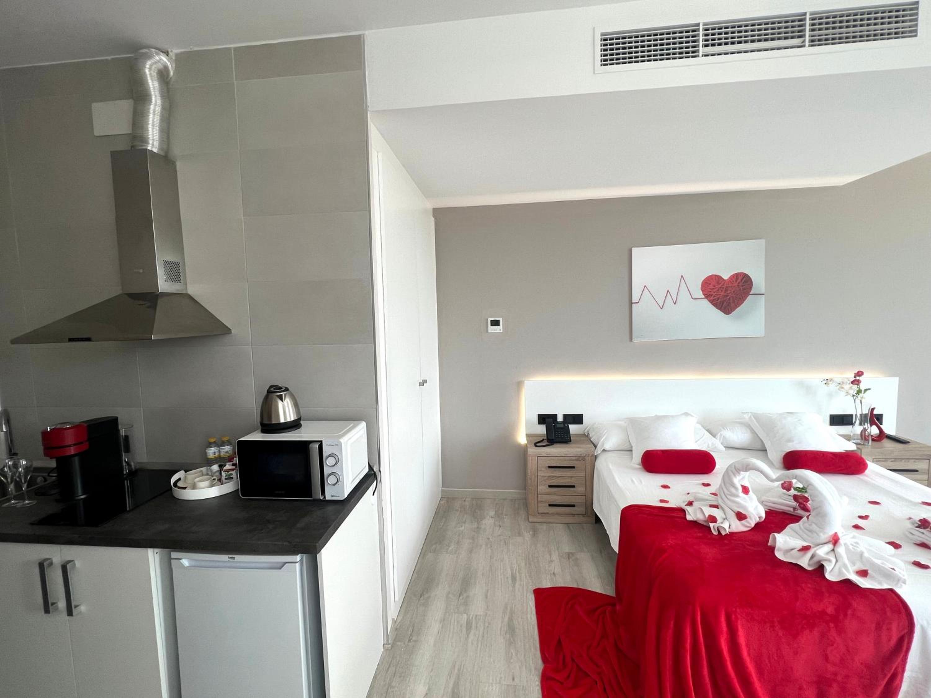 Studio Apartment - Photo 9