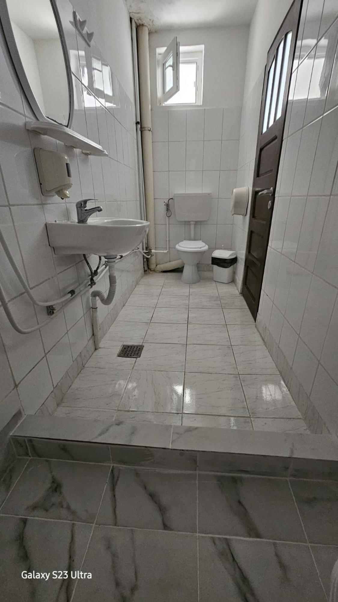 Triple Room with Private Bathroom - Photo 2