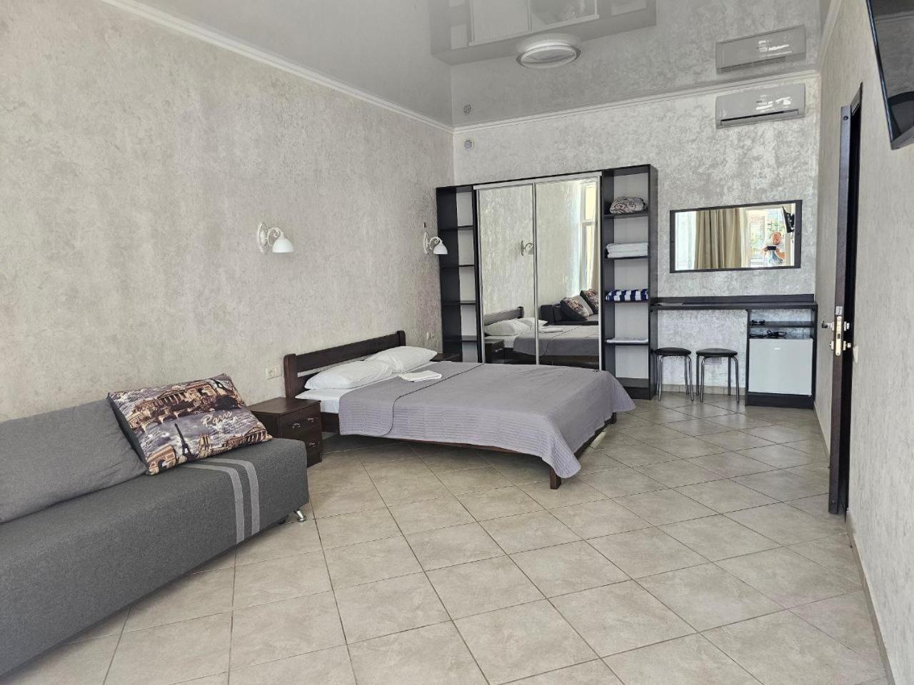 Superior King Suite photo 3