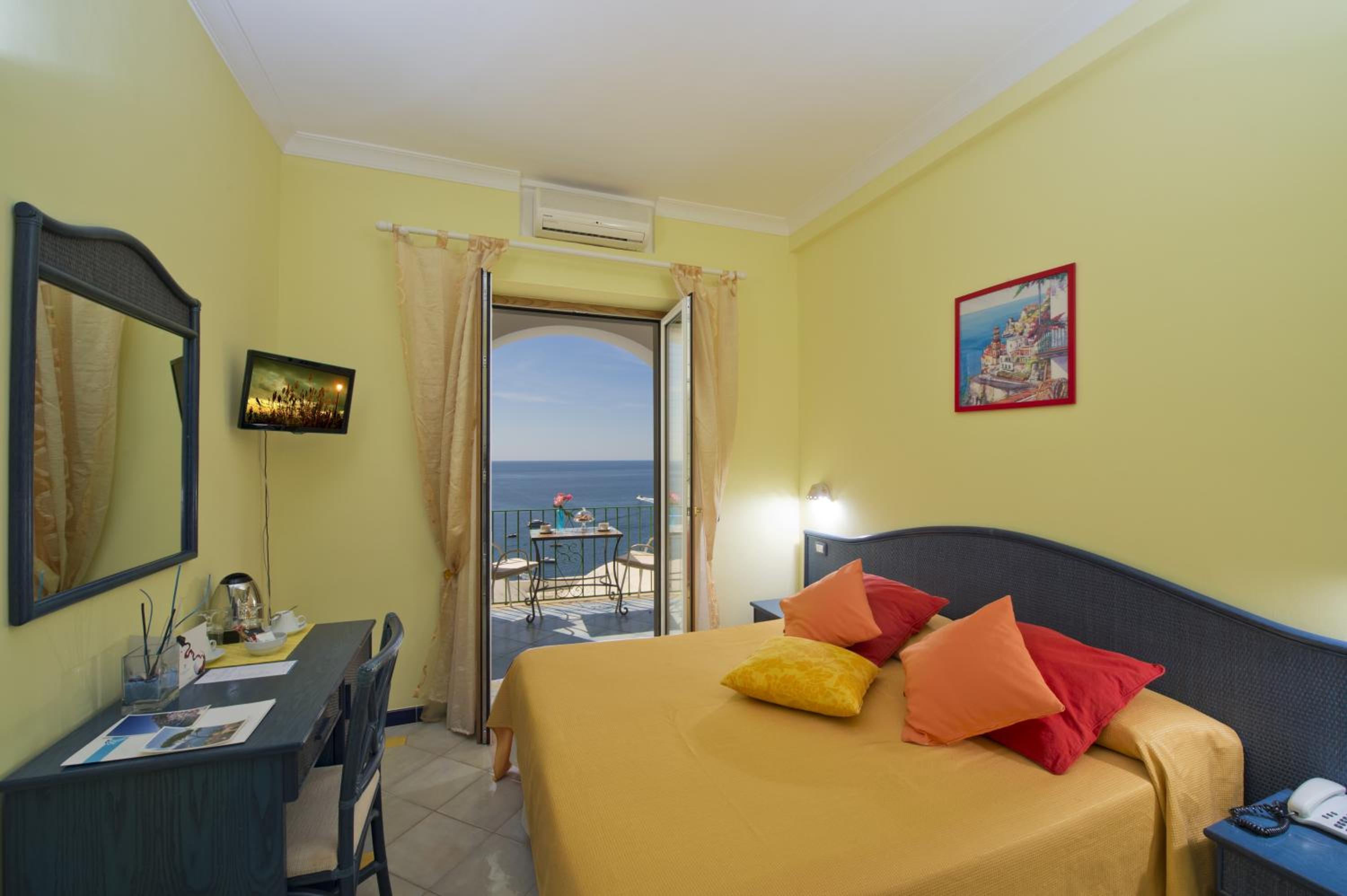 Standard Double Room photo 3