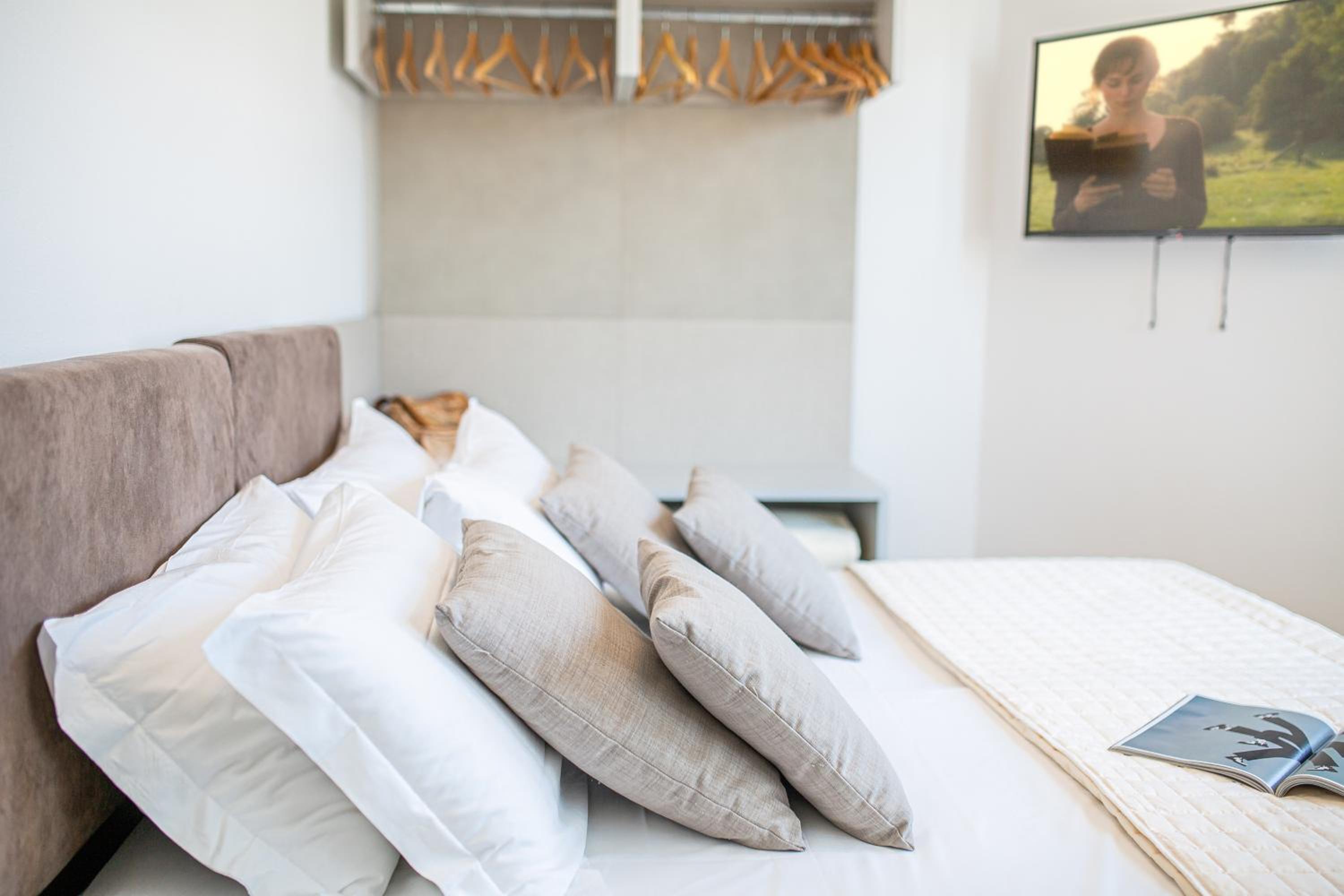 Suite with Terrace and partial sea view - Photo 6