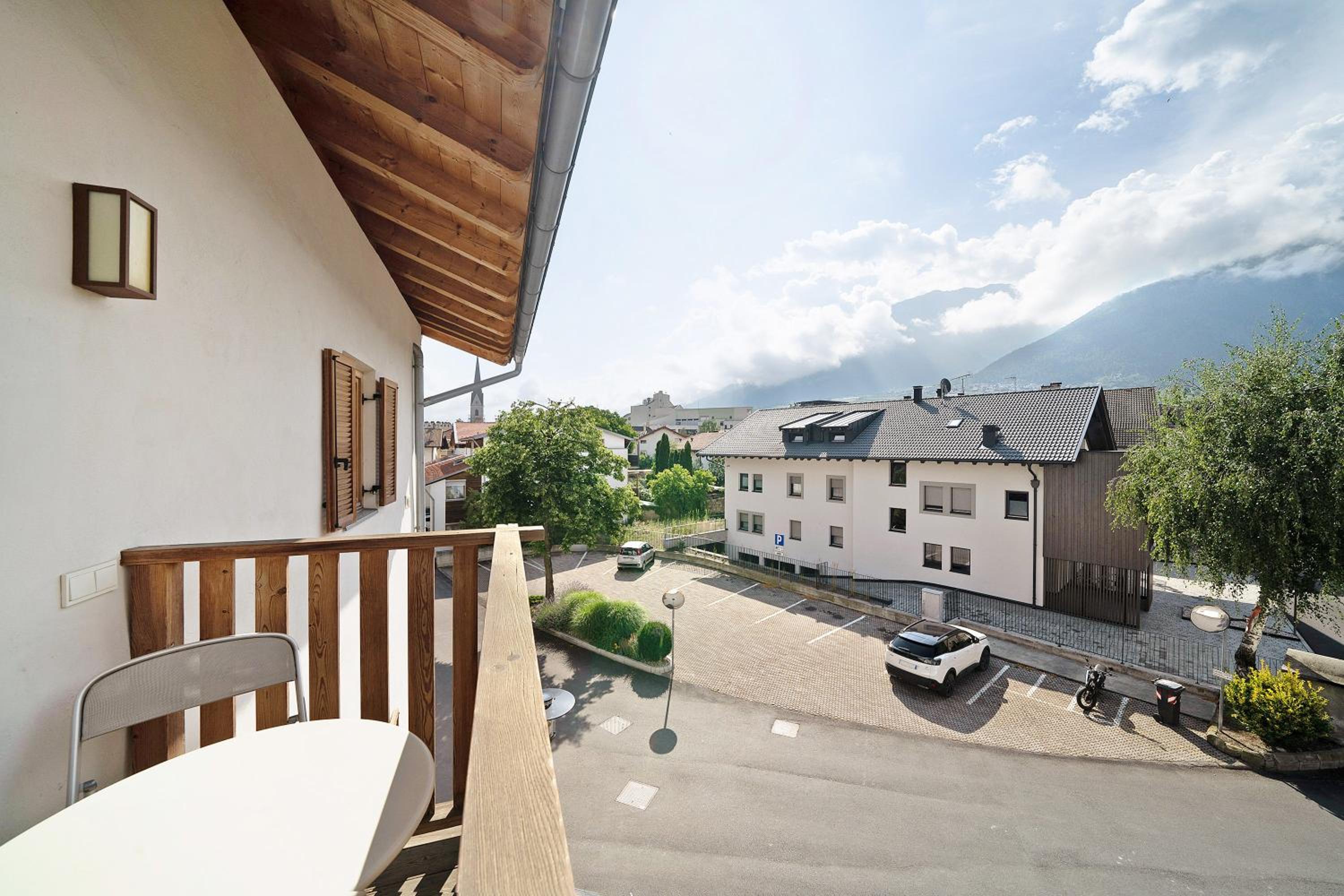 Two-Bedroom Deluxe Apartment with Garden View photo 3
