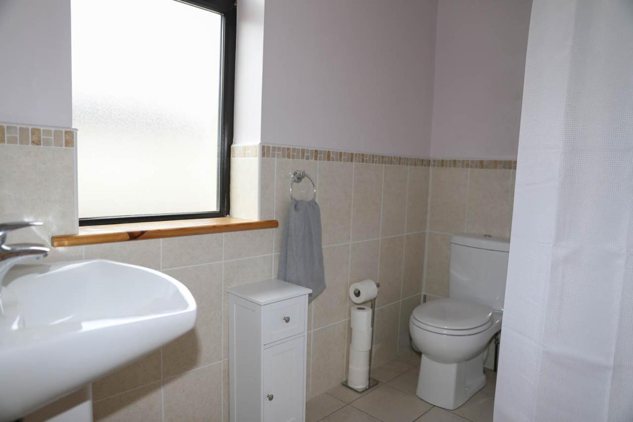 Double Room with Shared Bathroom photo 3