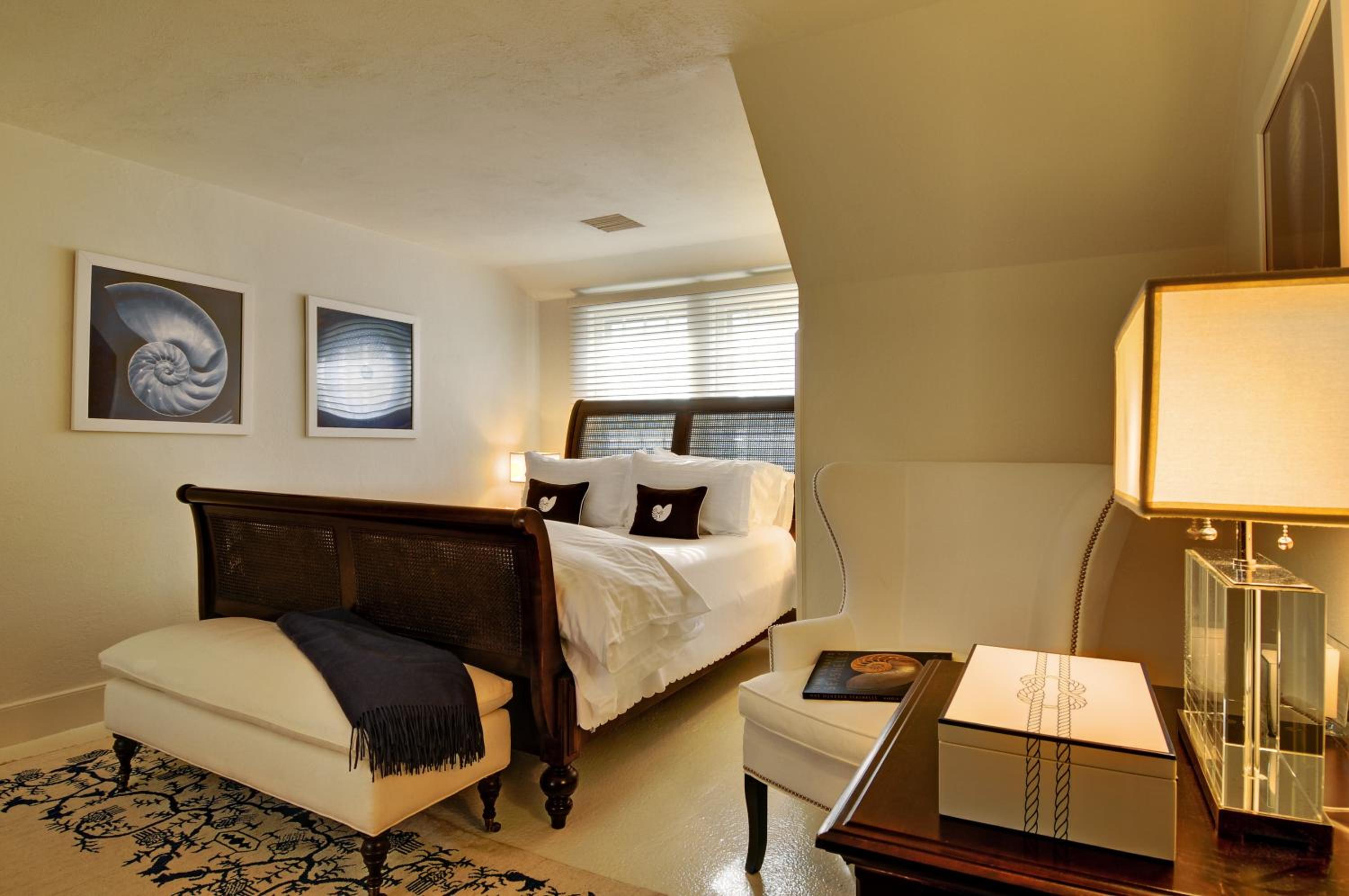Queen Room with Pool View photo 3