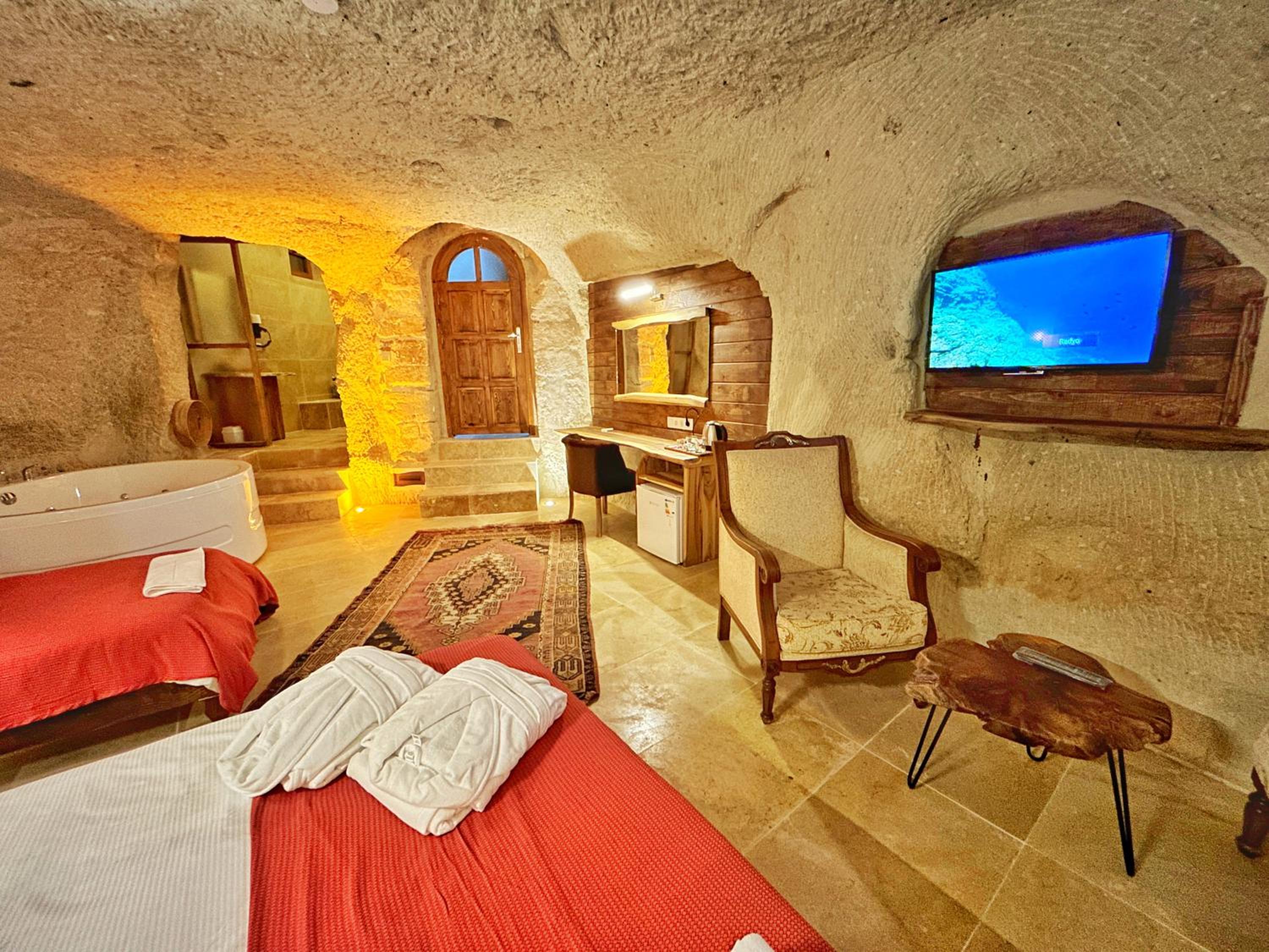 Deluxe Triple Room - Photo 12