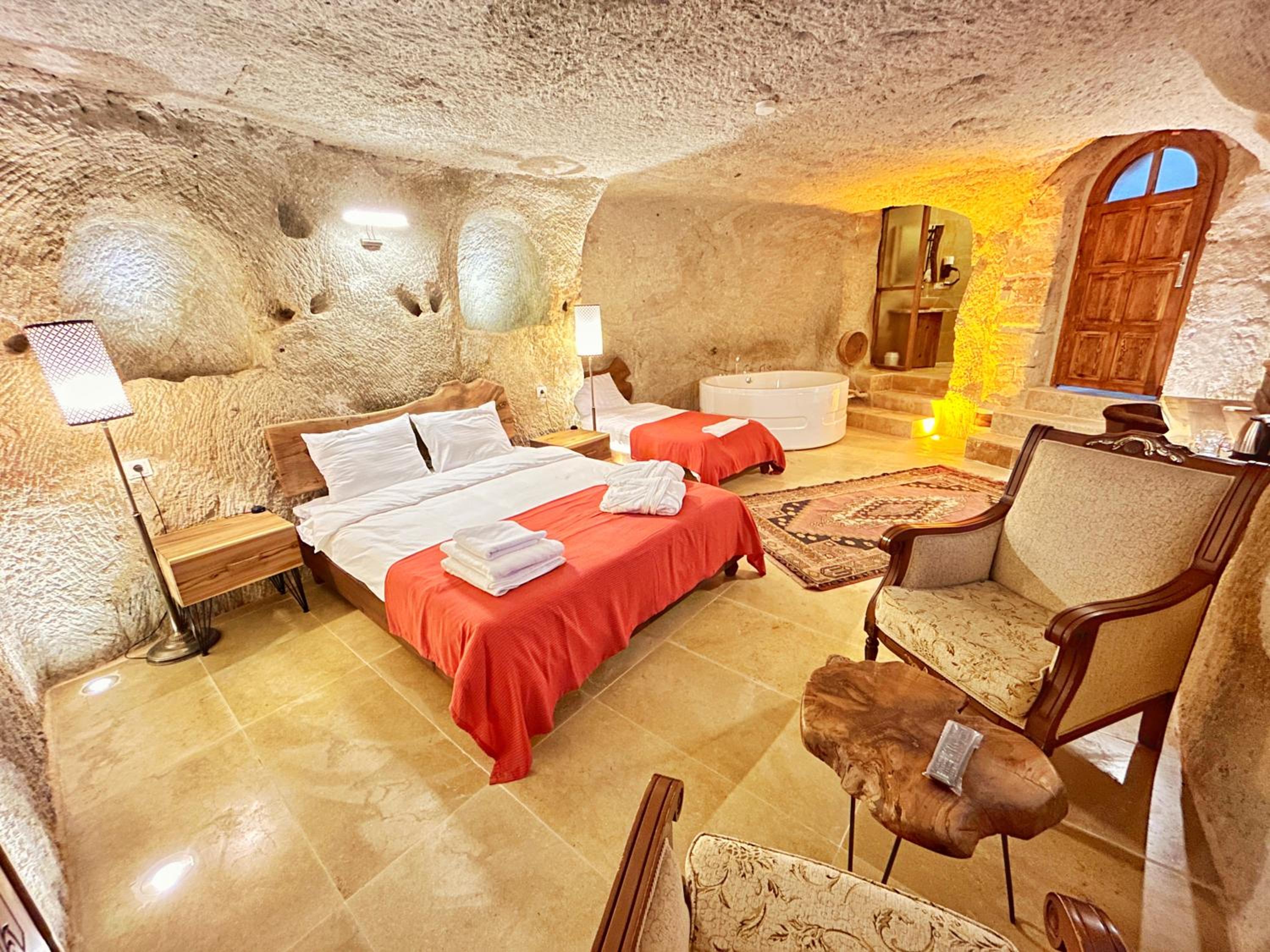 Deluxe Triple Room - Photo 11