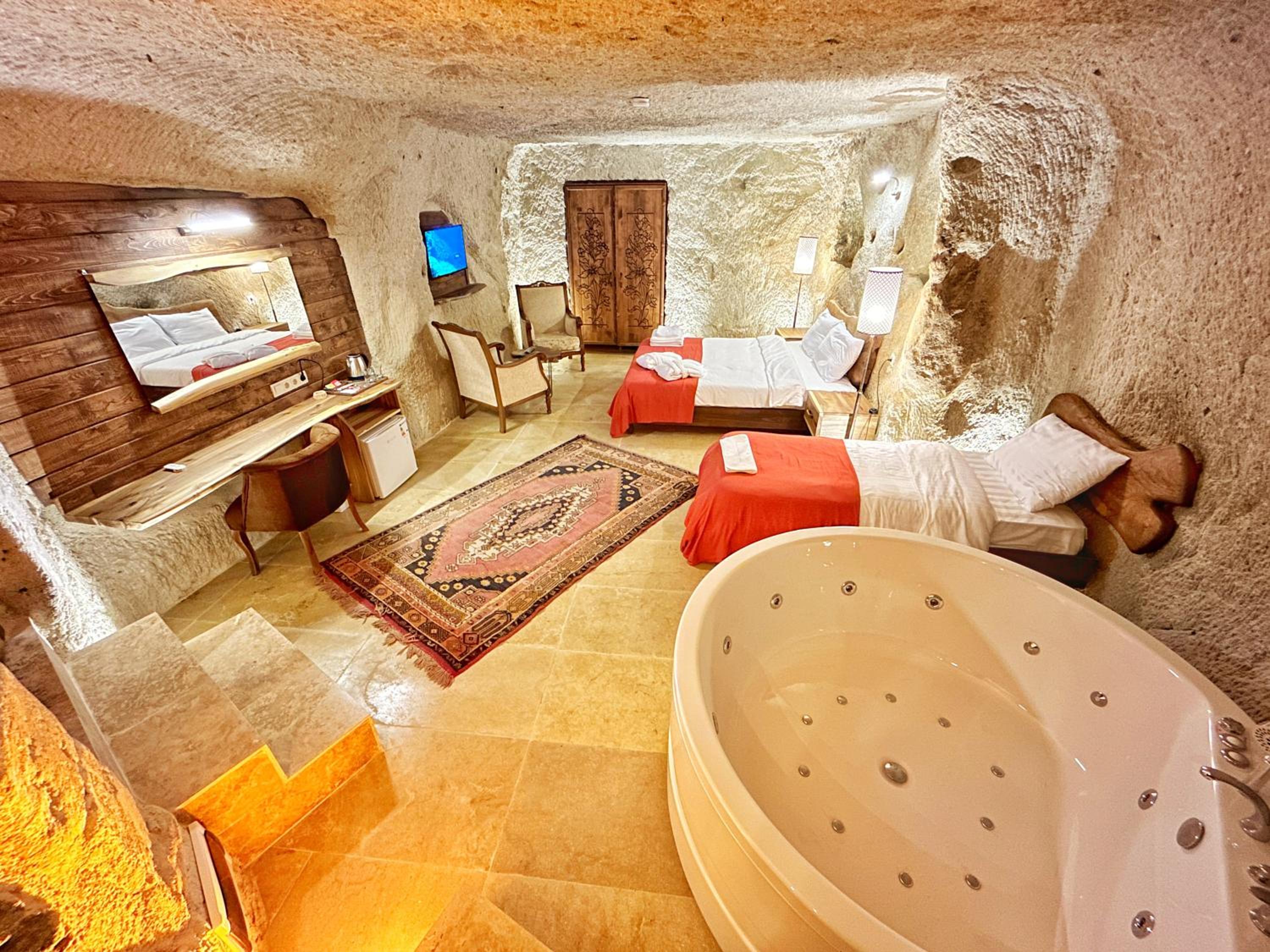 Deluxe Triple Room - Photo 1