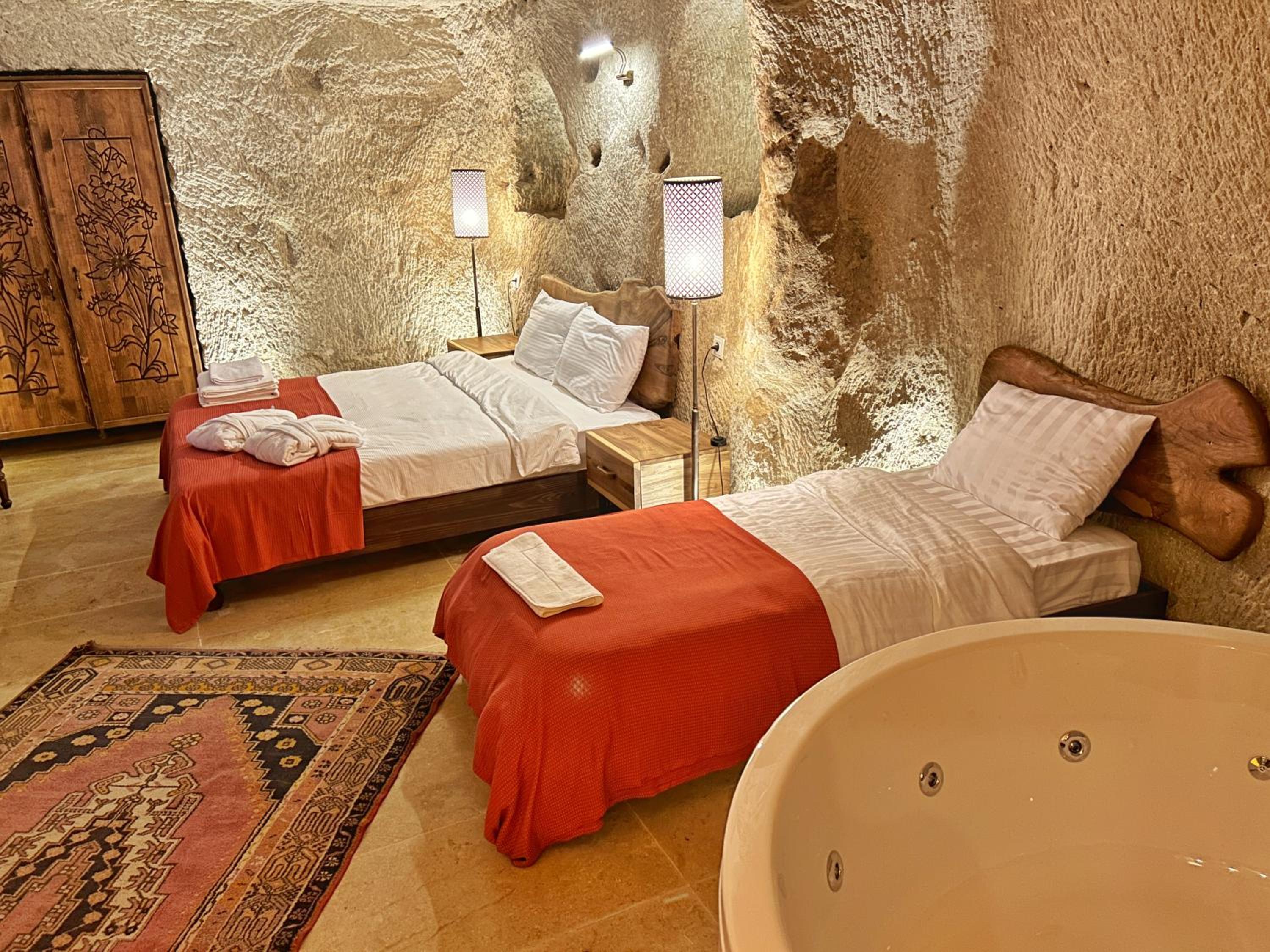 Deluxe Triple Room - Photo 8