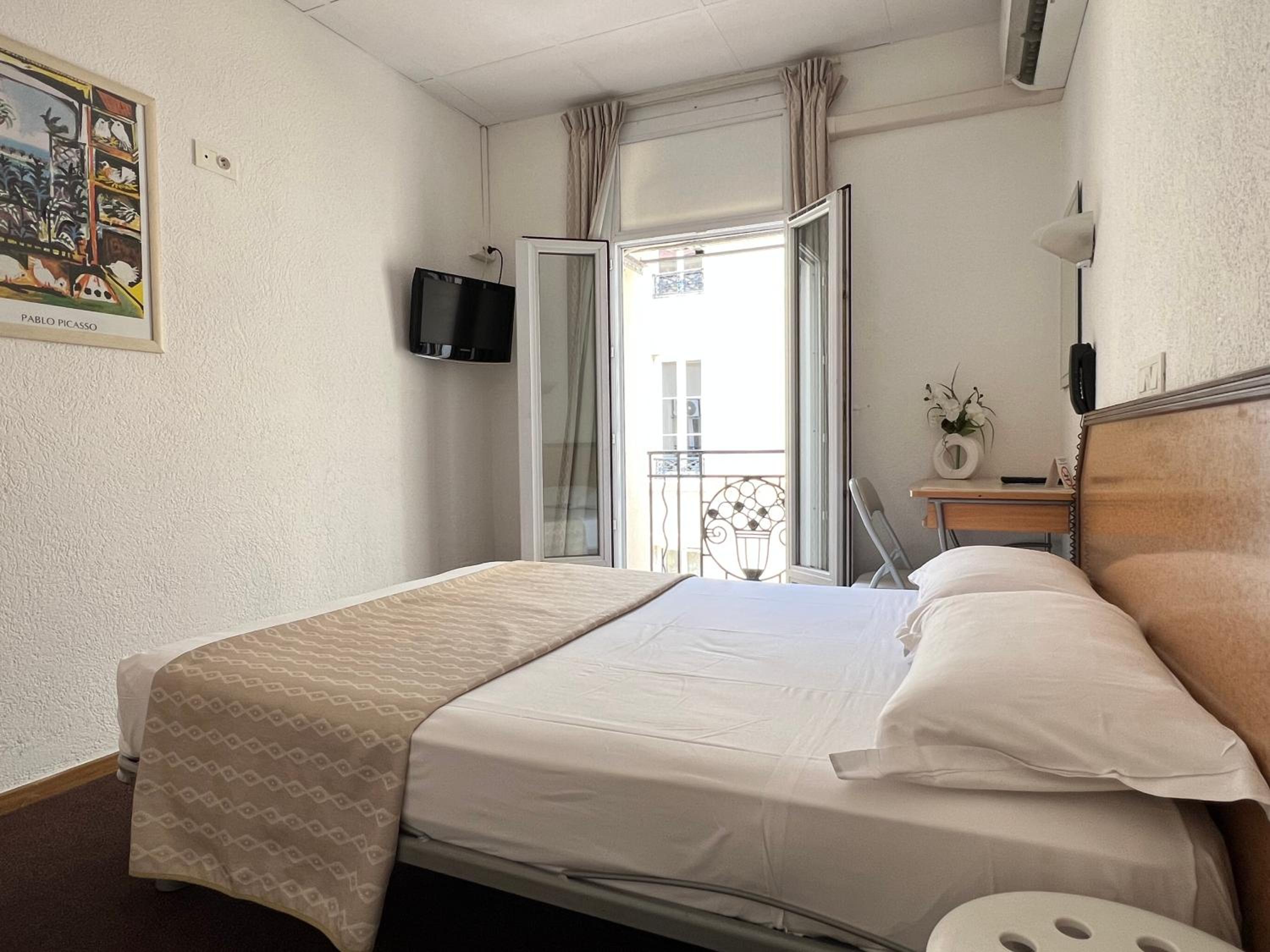 Economy Double Room - Photo 1