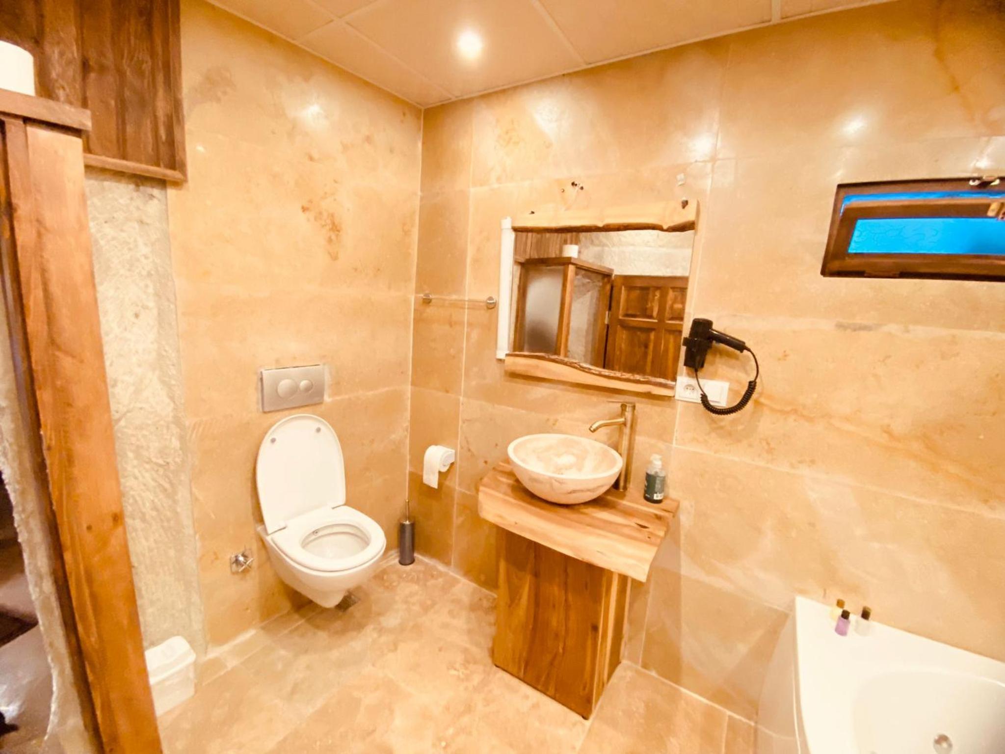 Deluxe Double Room - Photo 4