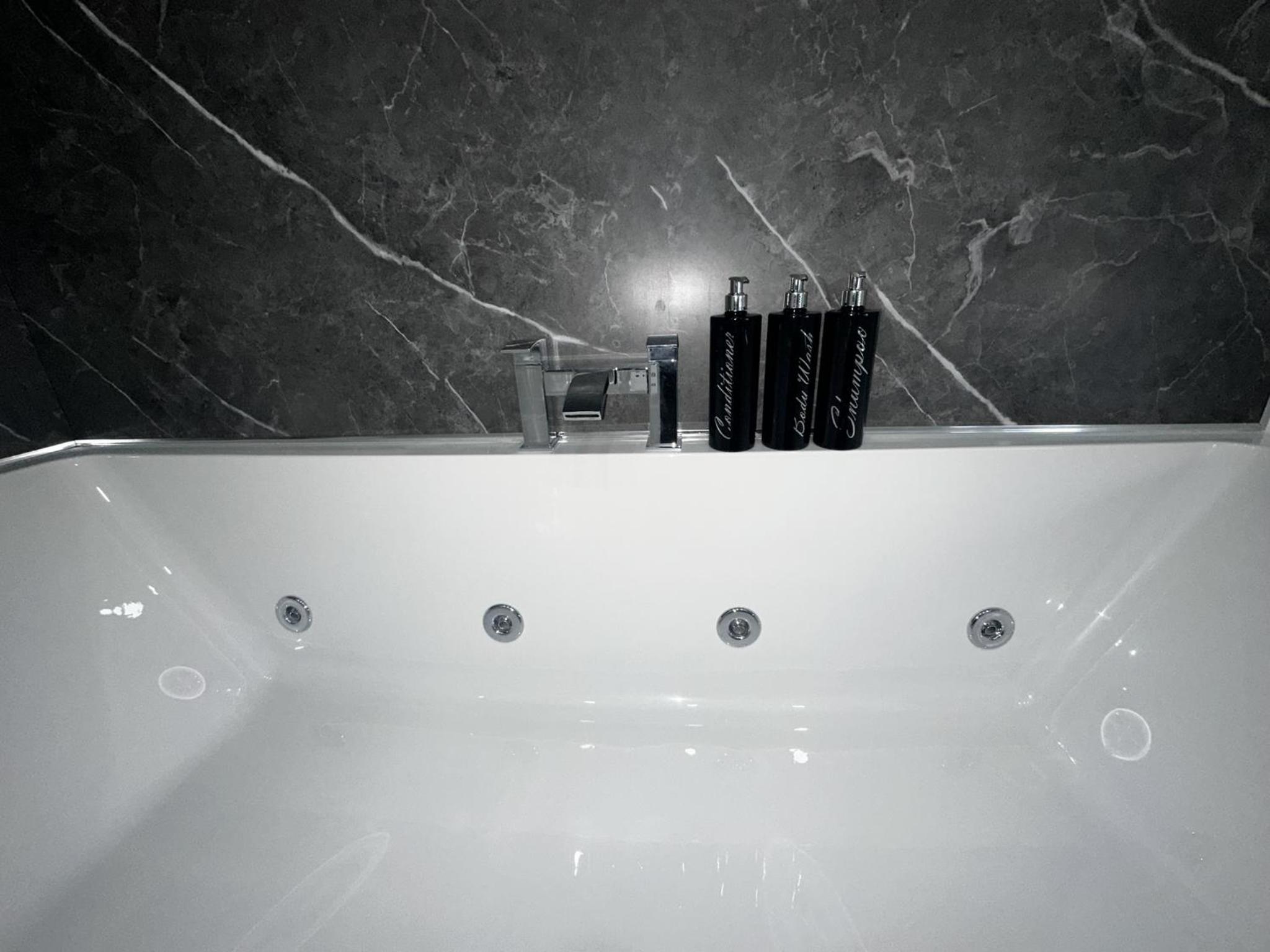  superior suite with spa bath  - Photo 15