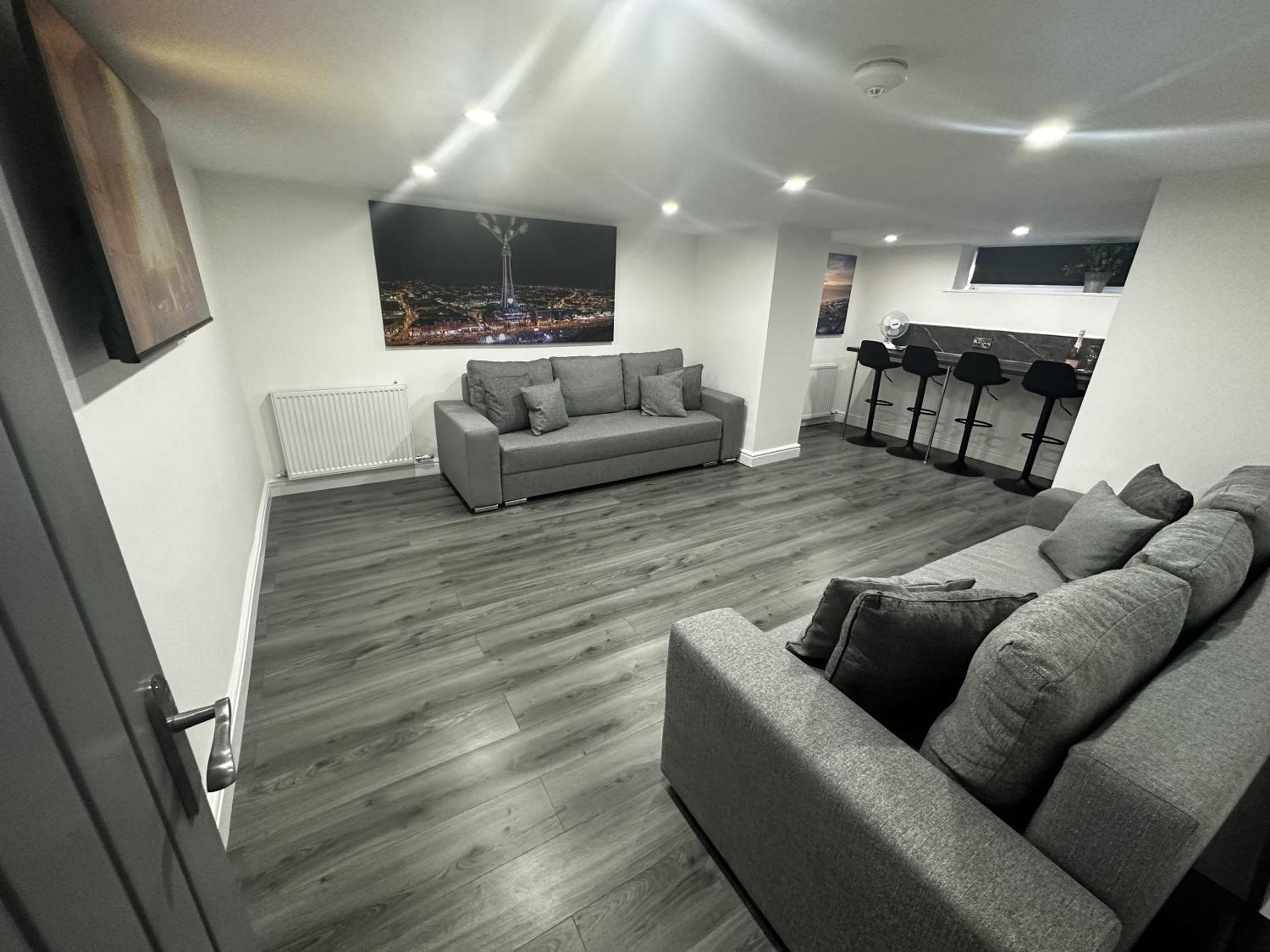Basement Suite with Spa Bath (Height Restriction 6 foot) - Photo 23