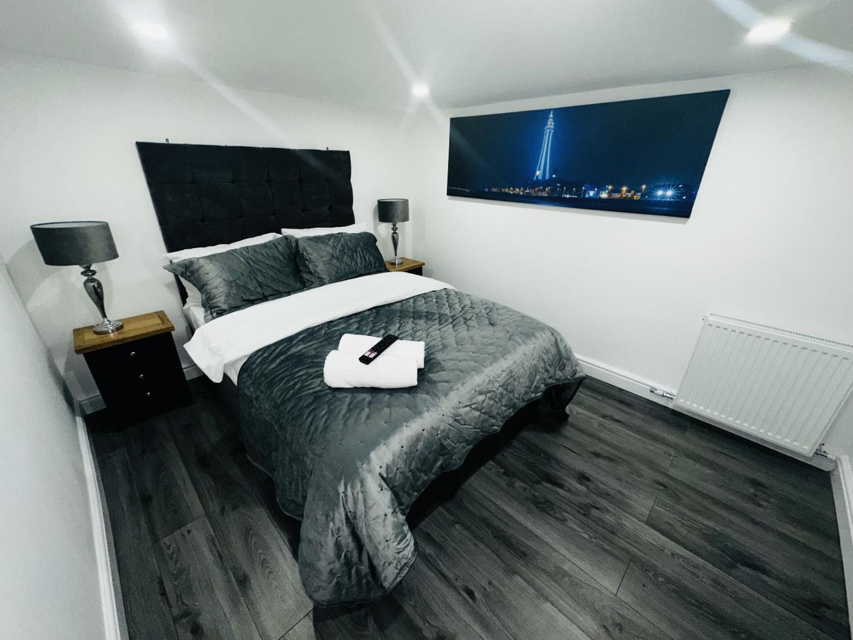 Basement Suite with Spa Bath (Height Restriction 6 foot) - Photo 18