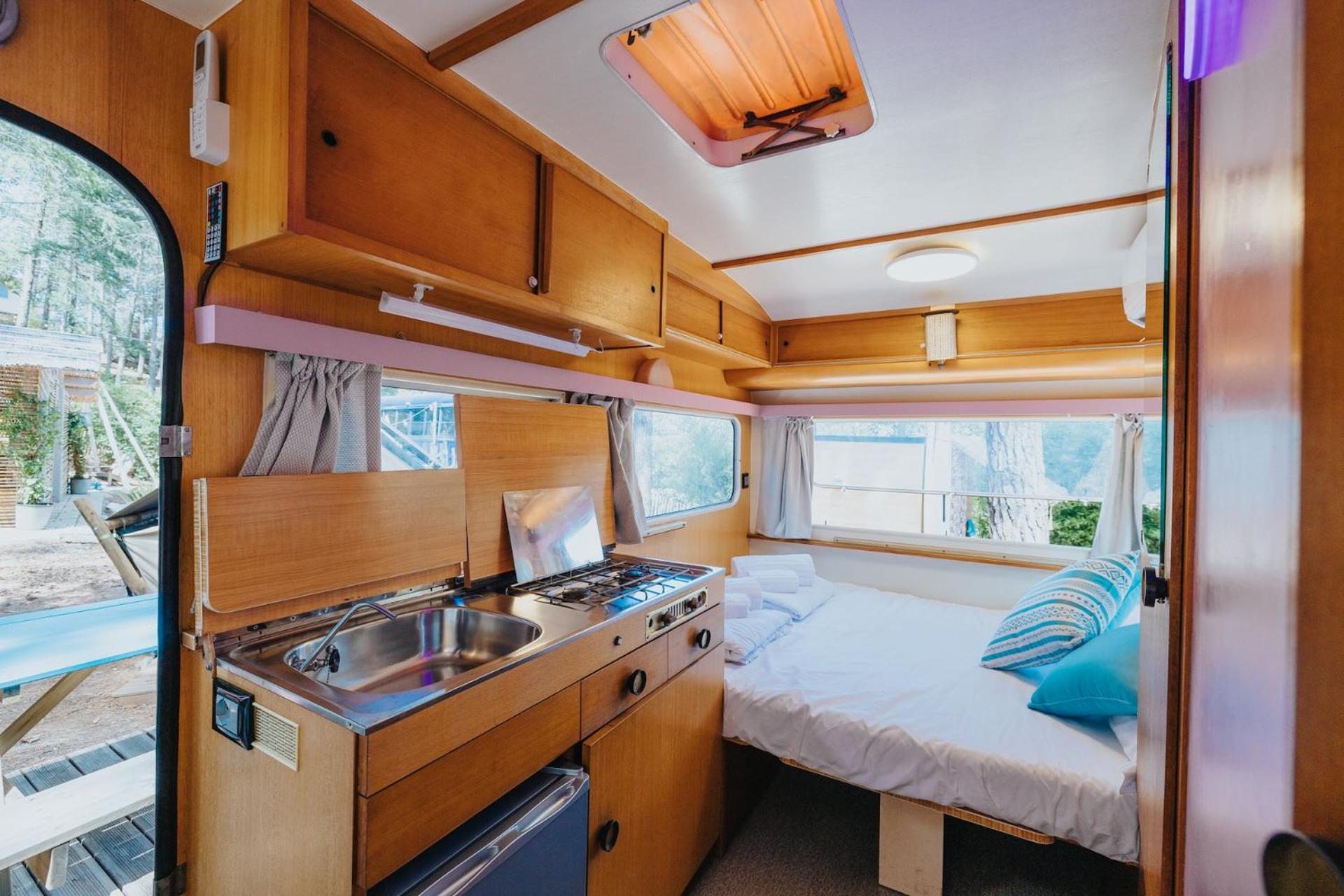 Vintage Caravan (4 People)
