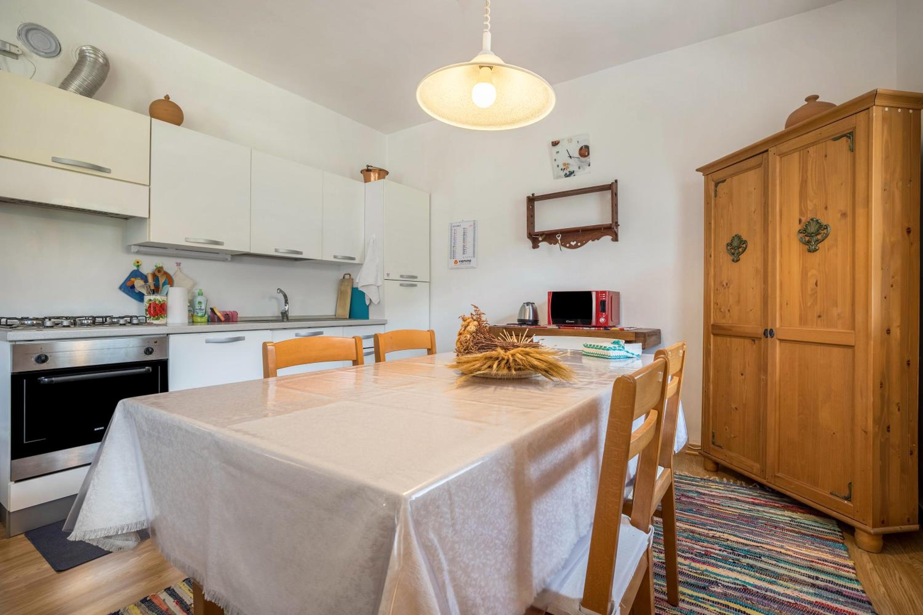 Three-Bedroom Premium Apartment with Balcony photo 2