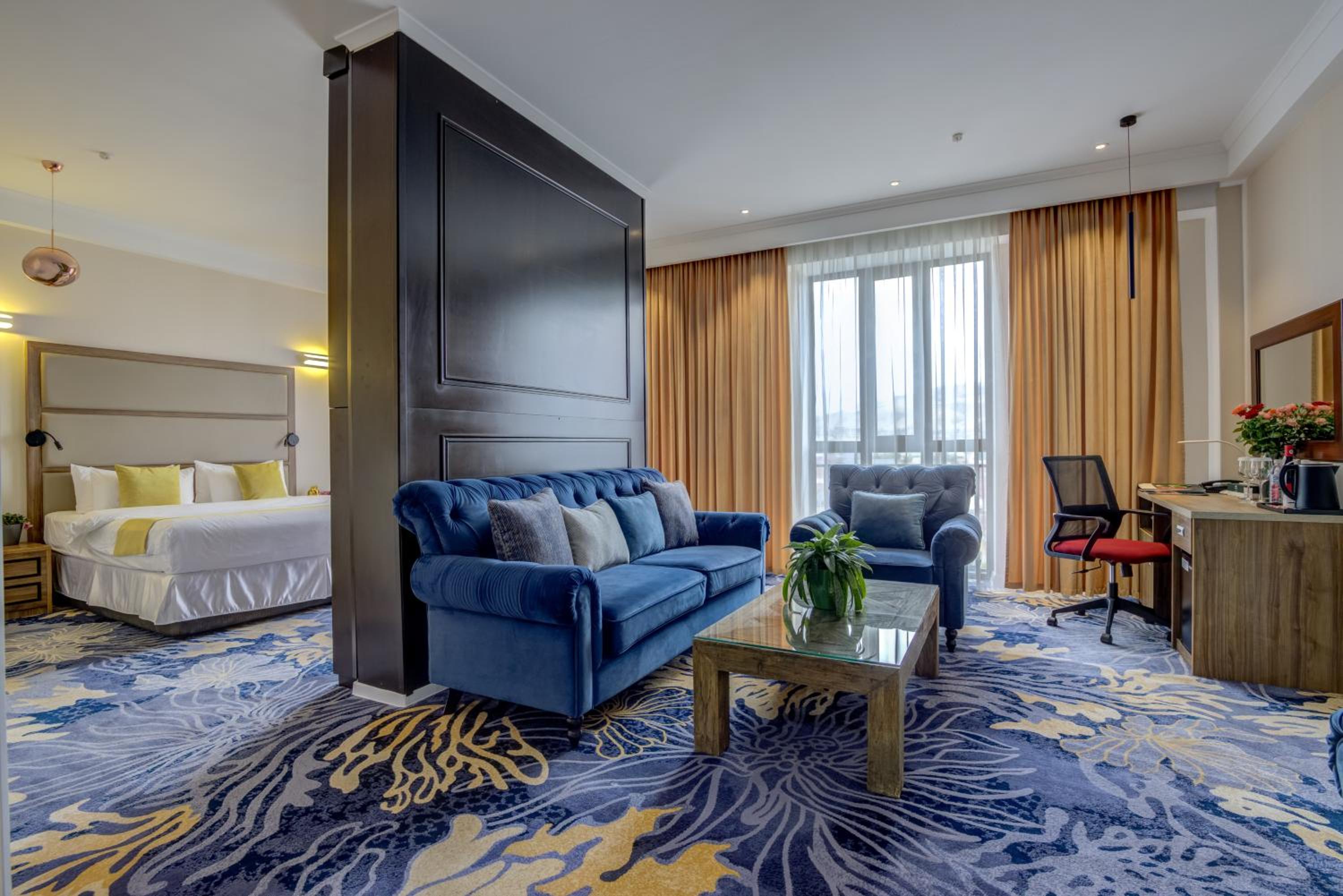 Suite with Mountain View photo 2