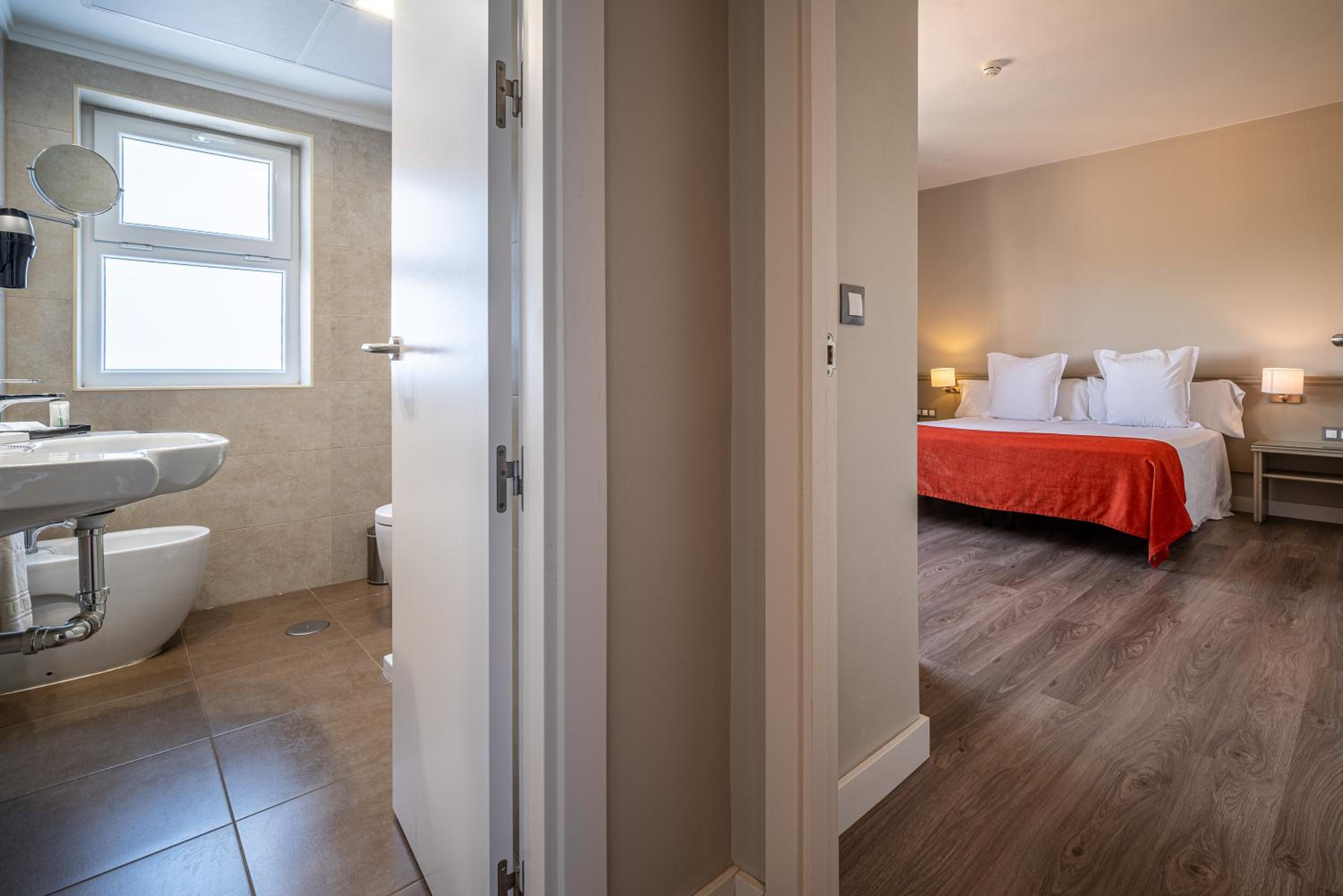 Quadruple Room - Photo 4