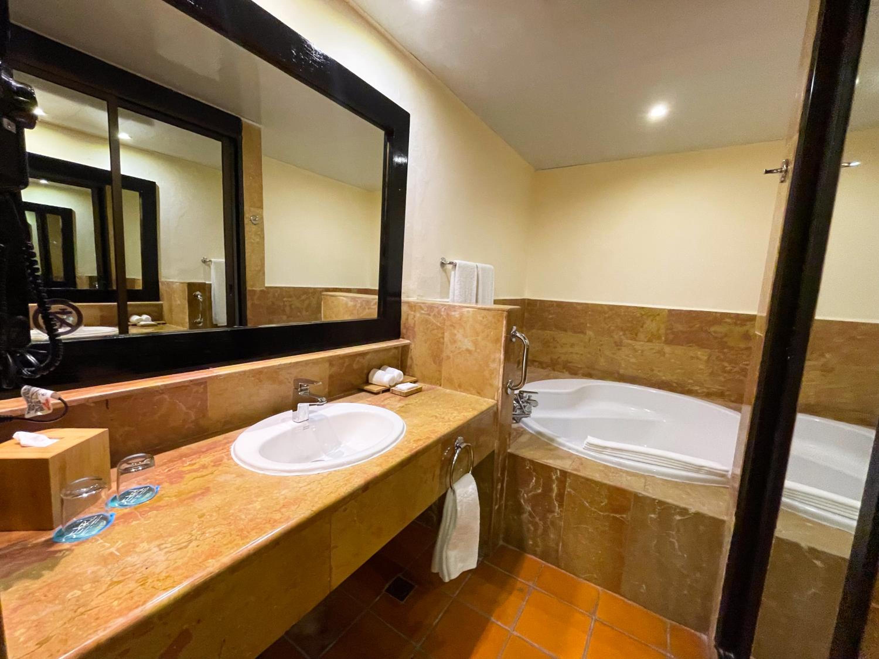 Premium Junior Suite - Photo 4