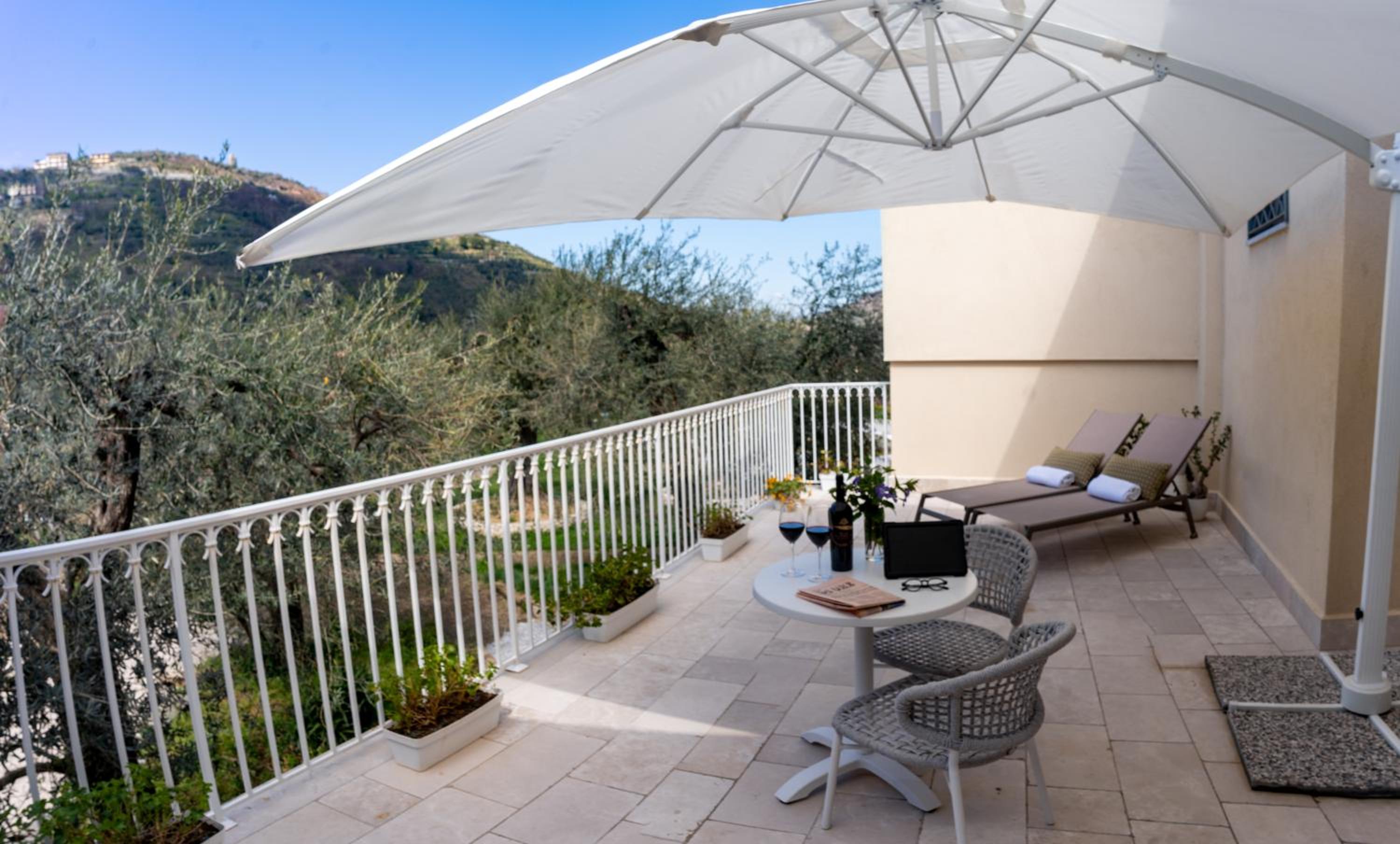 Suite with Terrace - Photo 4