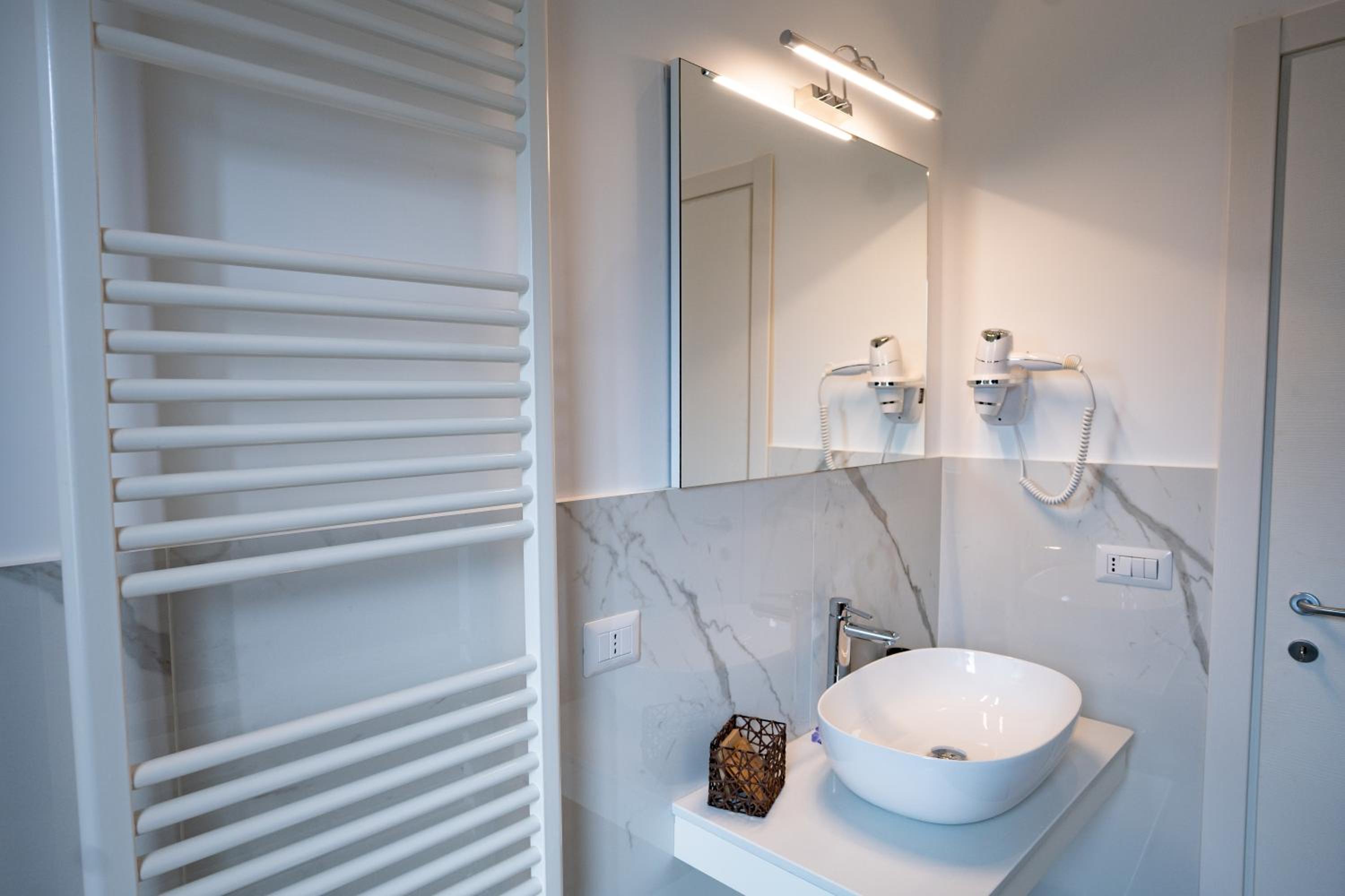 Suite with Terrace - Photo 8