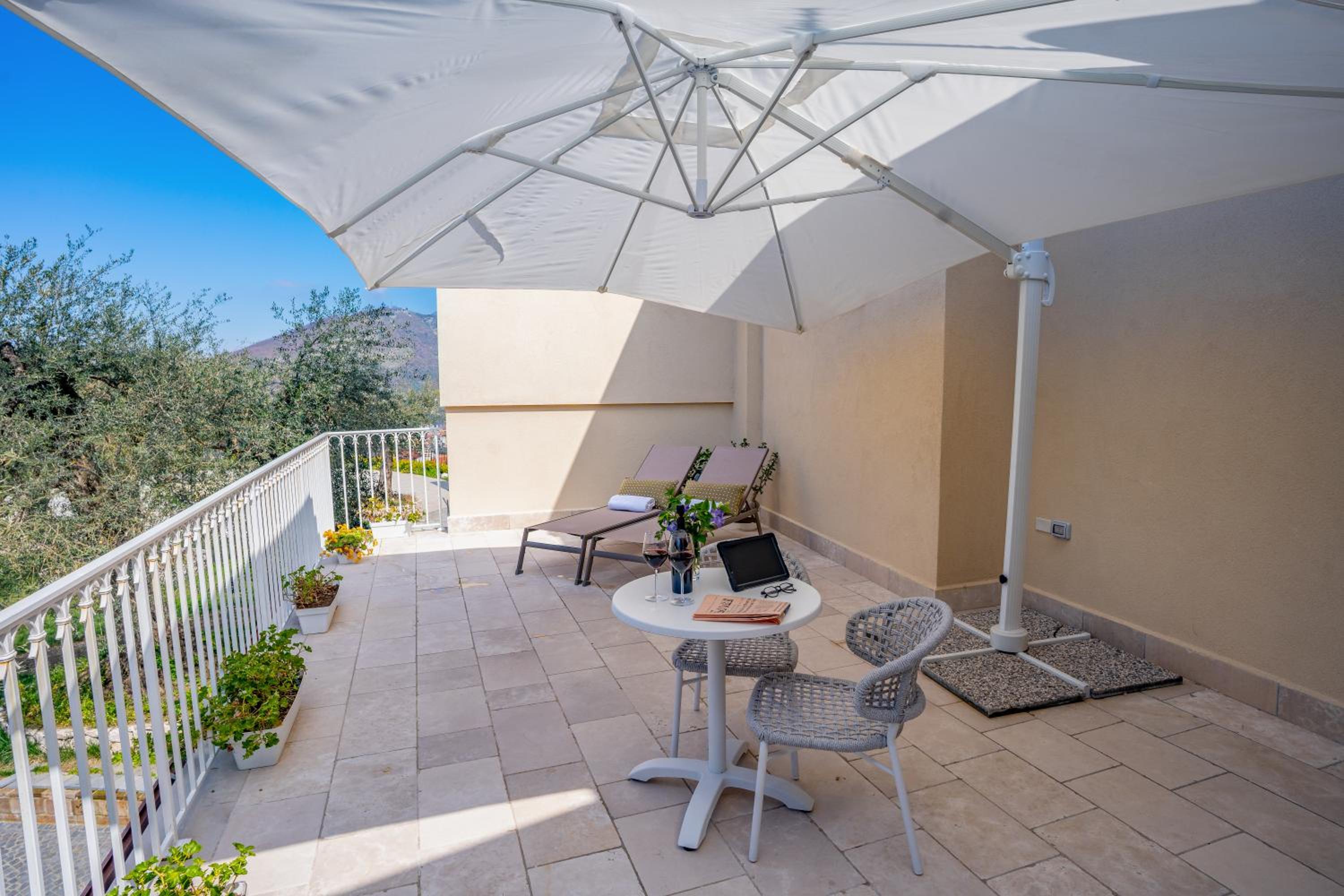 Suite with Terrace - Photo 19
