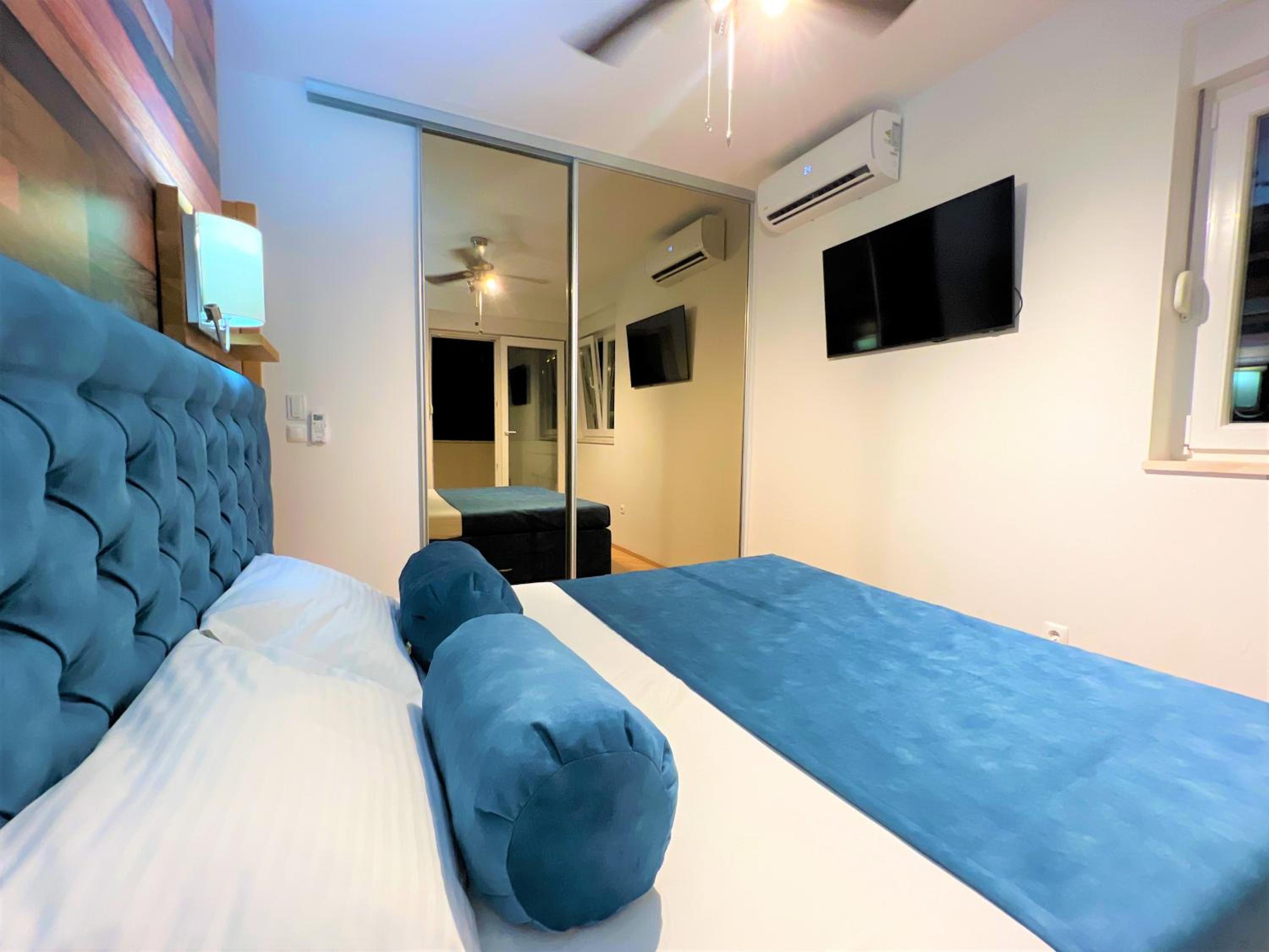 Two-Bedroom Apartment - Photo 36