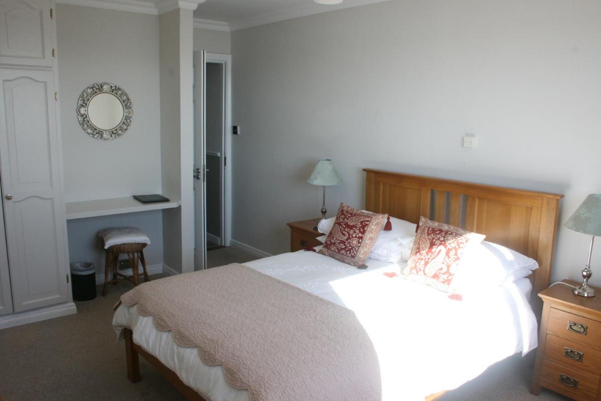 Deluxe Double Room with Private Bathroom photo 2
