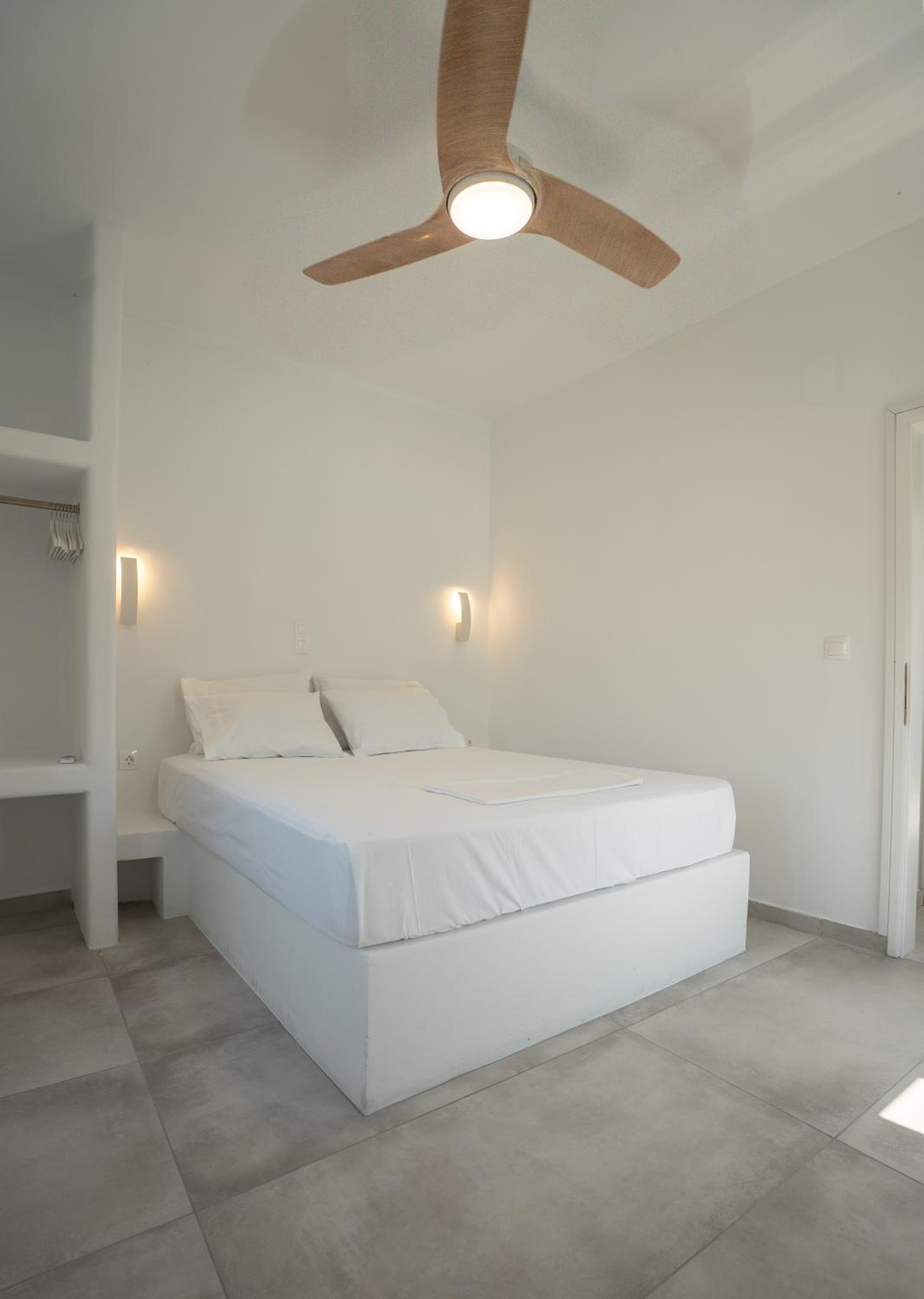 One-Bedroom House photo 1