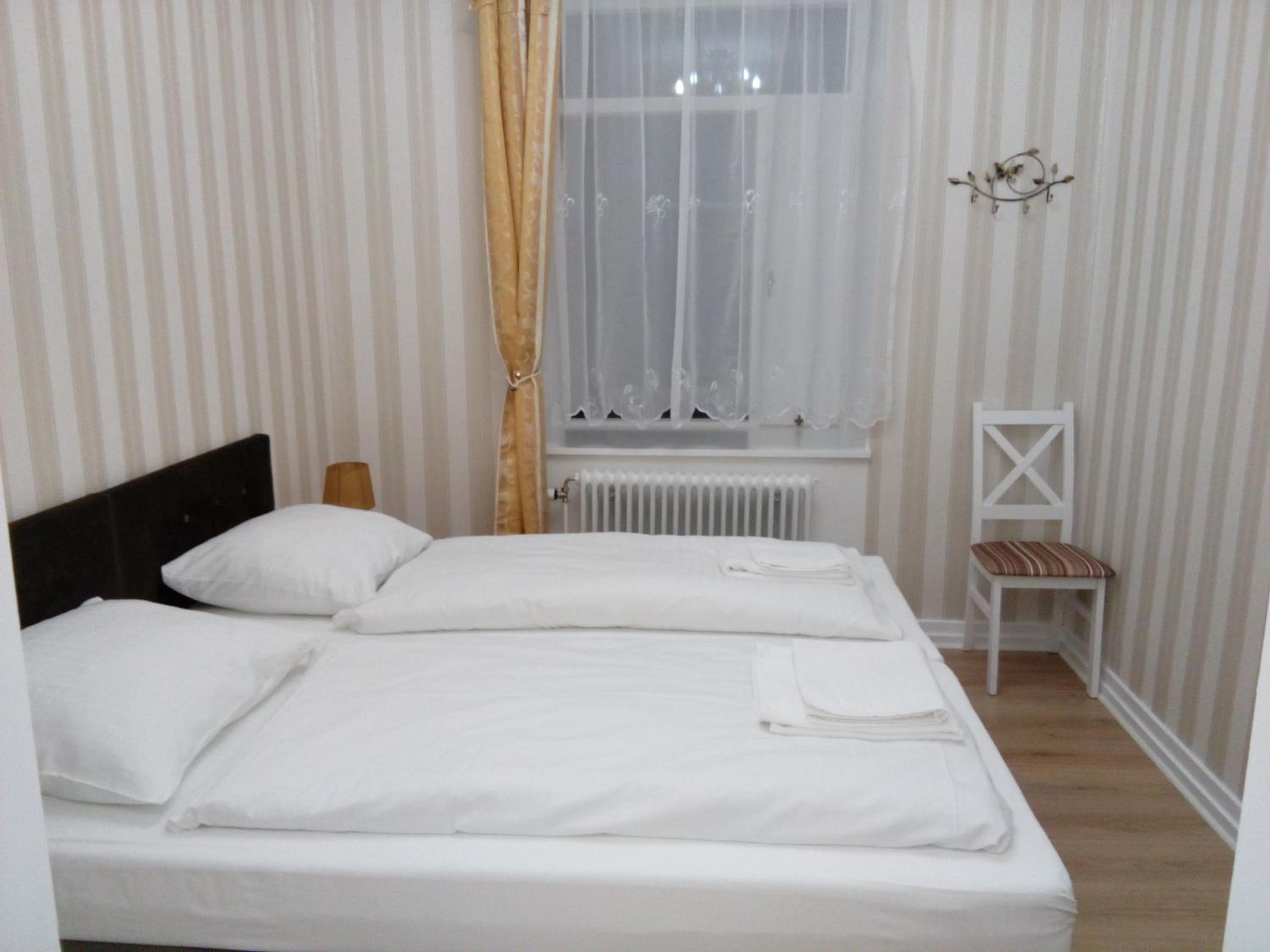 Double Room with Shared Bathroom photo 3