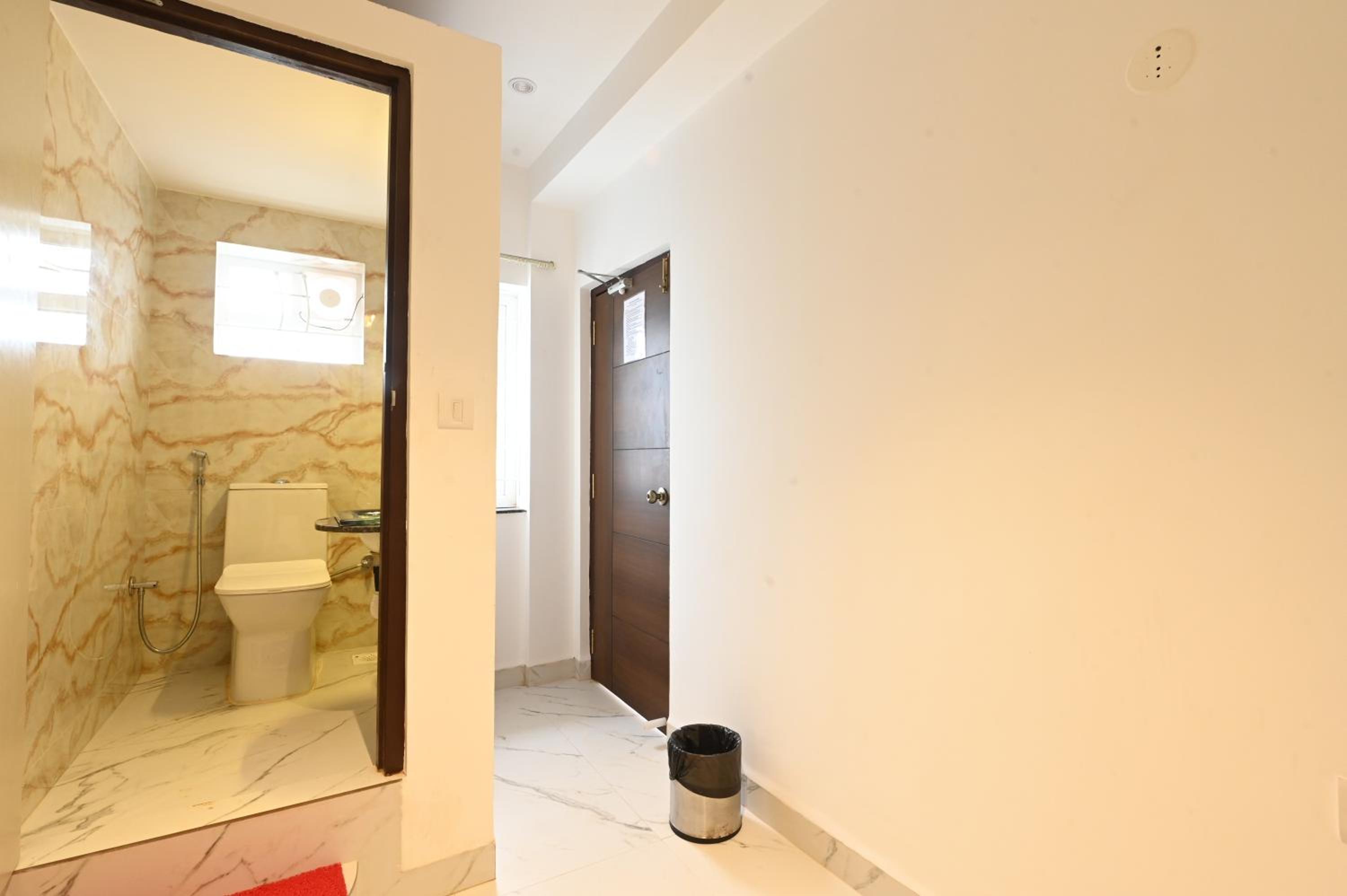 King Suite with bathtub photo 2