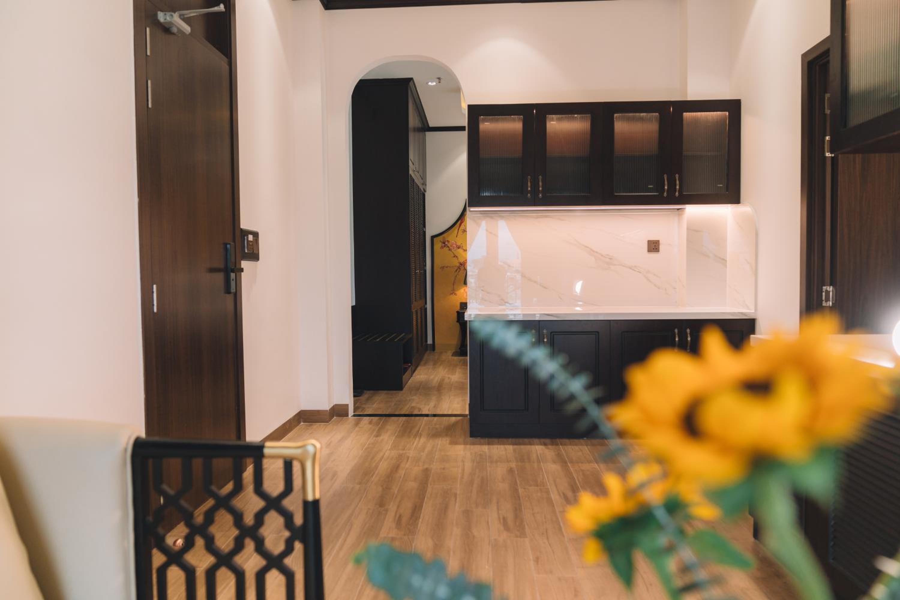 Junior Suite with Balcony - Photo 17