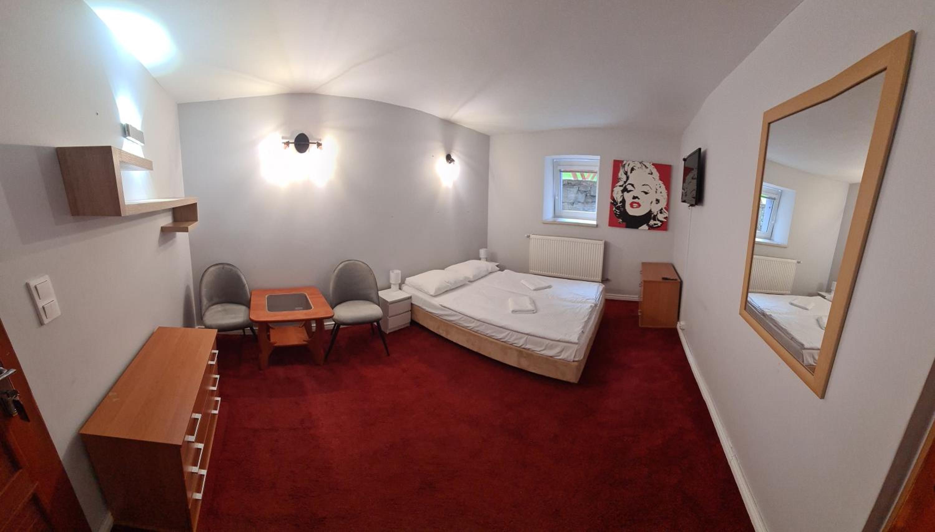 Economy Double Room photo 2